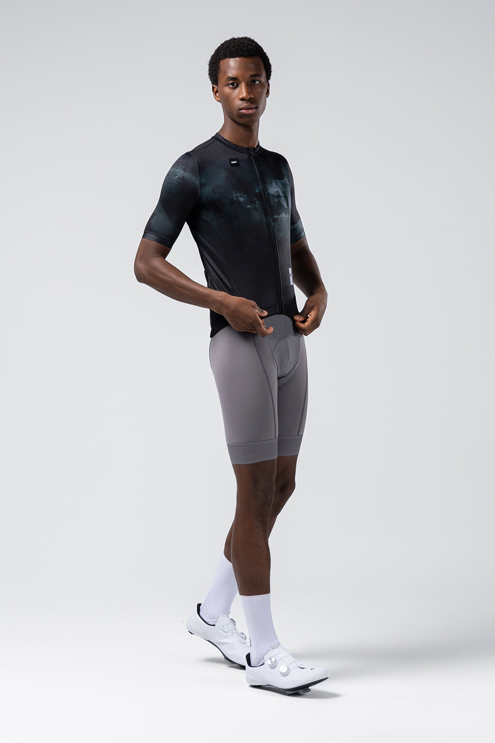 Maillot Gobik Stark en Blackcurrant, vista frontal sobre modelo #Color_Blackcurrant