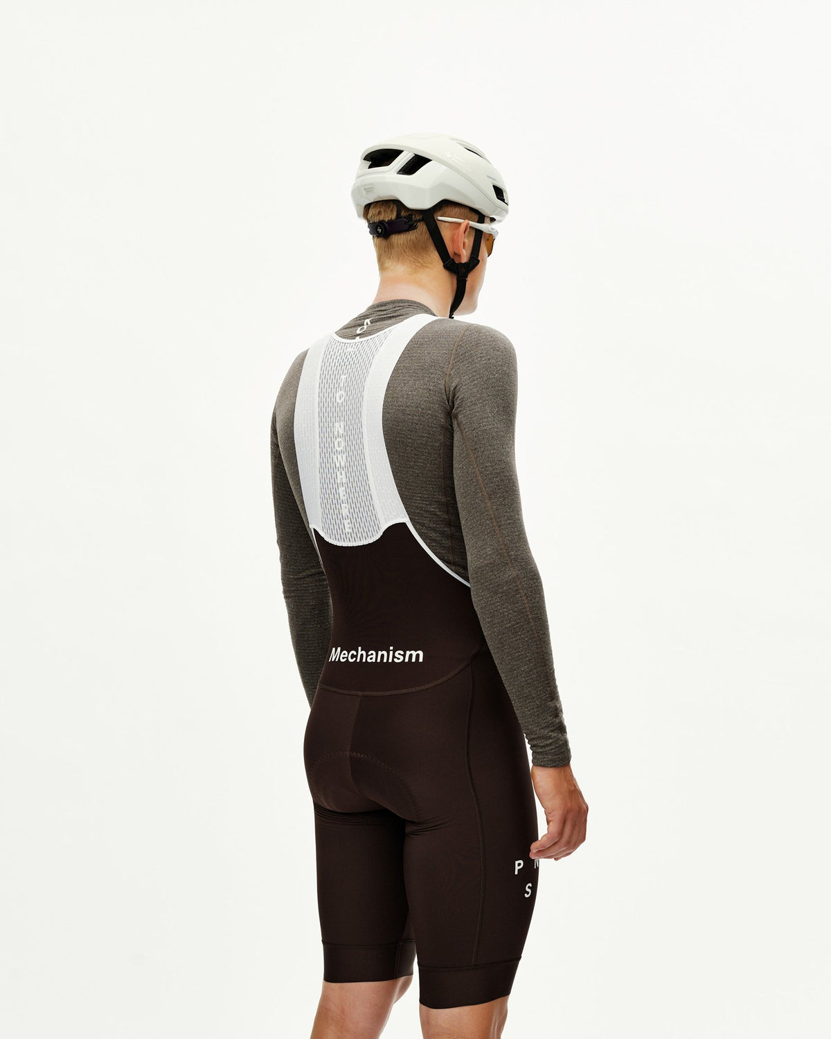 Culotte corto Pas Normal Studios Mechanism Thermal en Dark Coffee, llevado por el modelo, vista trasera #Color_Dark Coffee