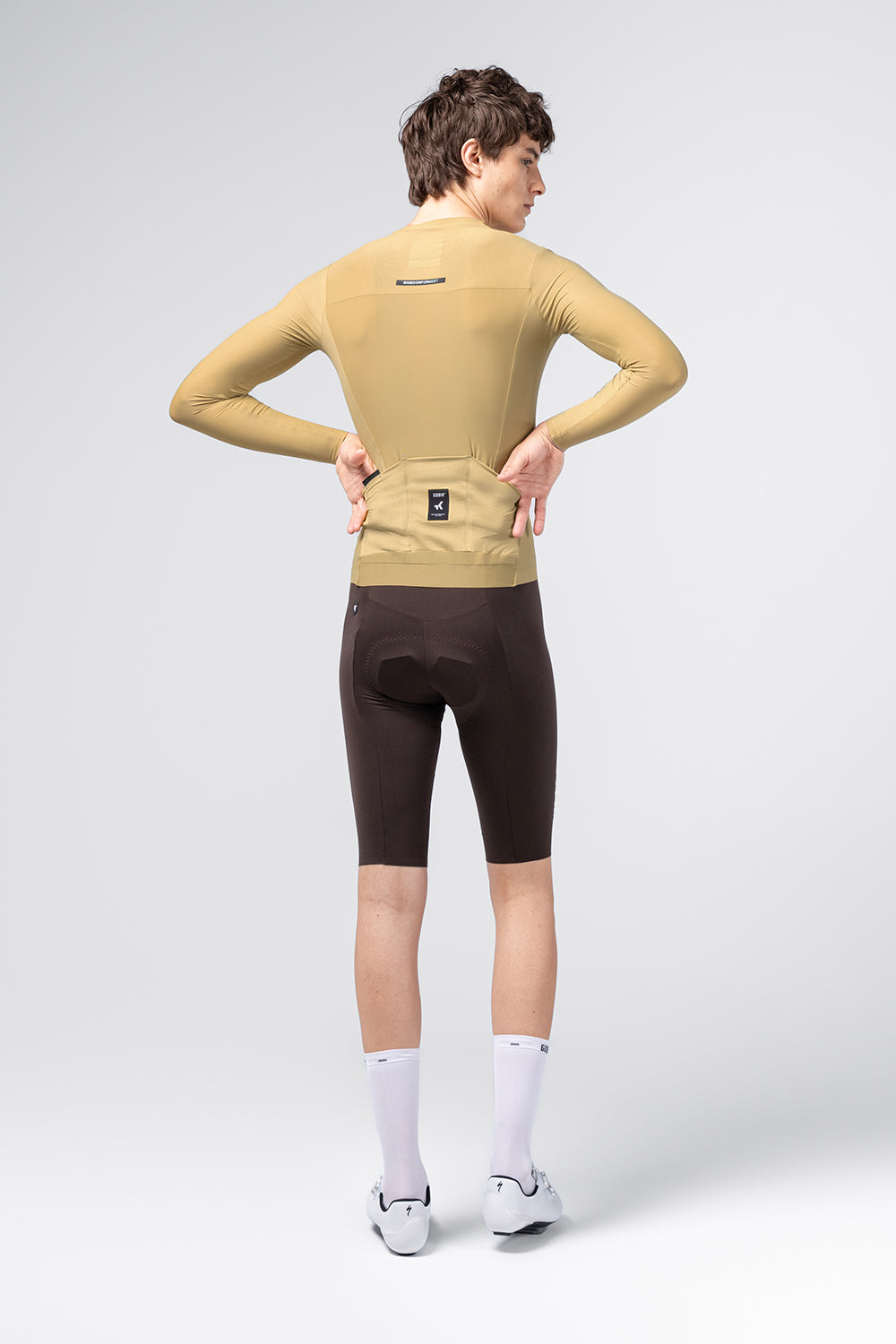 Maillot Gobik Avalon en Keemun, vista trasera sobre modelo #Color_Keemun