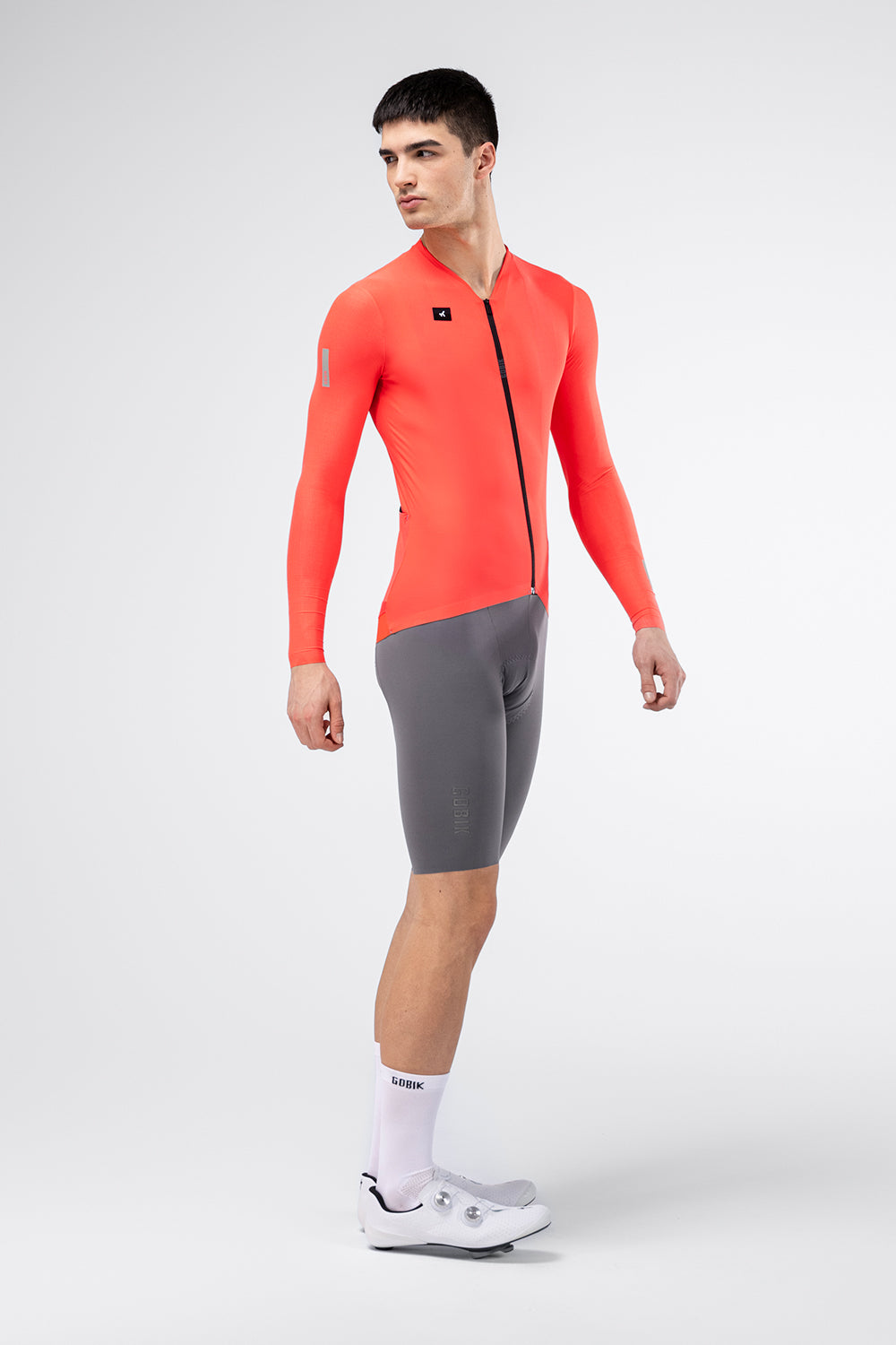 Maillot Gobik Avalon en Lava, vista frontal sobre modelo #Color_Lava