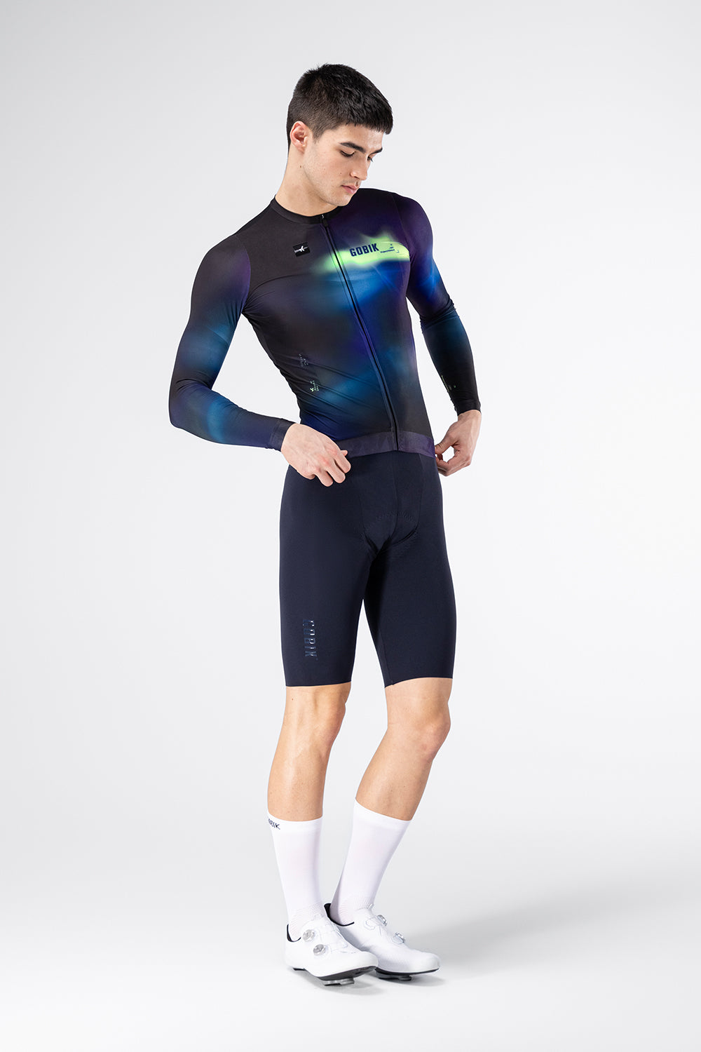 Maillot Gobik Vanquish en Majesty, vista frontal sobre modelo #Color_Majesty
