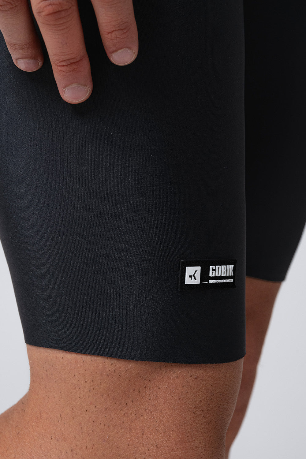 Culotte Corto Gobik Artic Stride en Black, detalle de la pernera #Color_Black