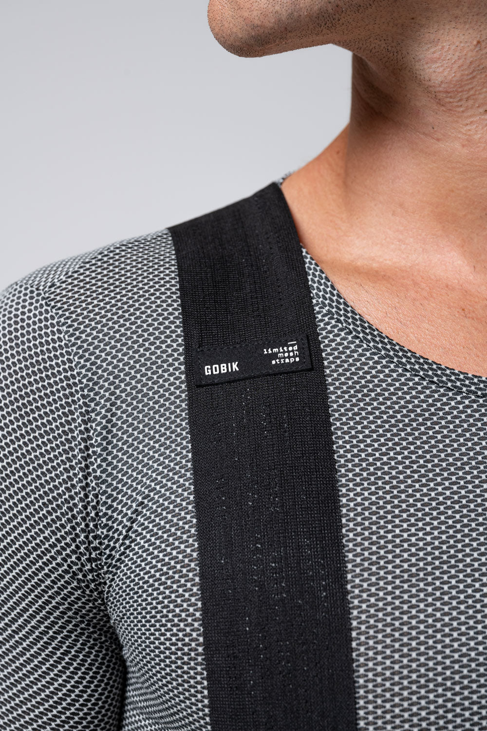 Culotte Largo Gobik Limited 7.0 en Black, detalle de las cintas de los hombros #Color_Black