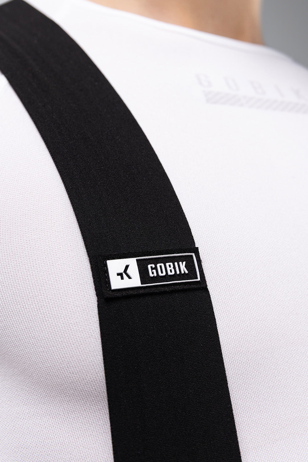 Culotte Largo Gobik Absolute 8.0 en Kettle, detalle de las cintas de los hombros #Color_Kettle