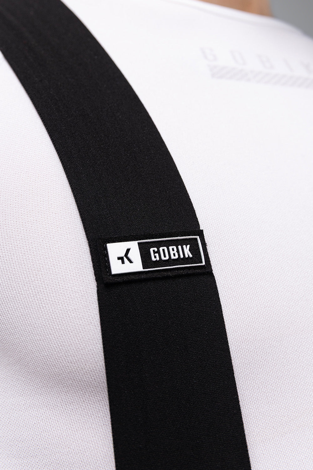 Culotte Largo Gobik Absolute 8.0 en Leek, detalle de las cintas de los hombros #Color_Leek