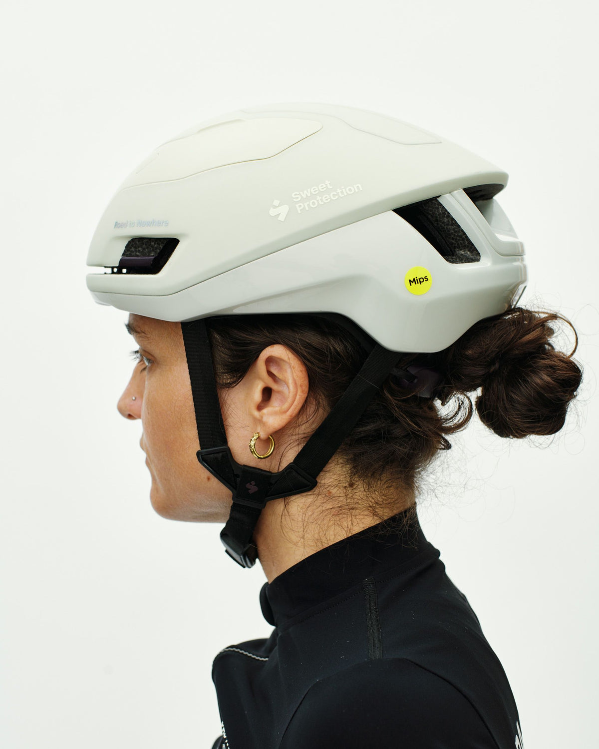 Casco Sweet Protection Falconer Aero 2Vi MIPS en Off White, vista lateral #Color_Off White