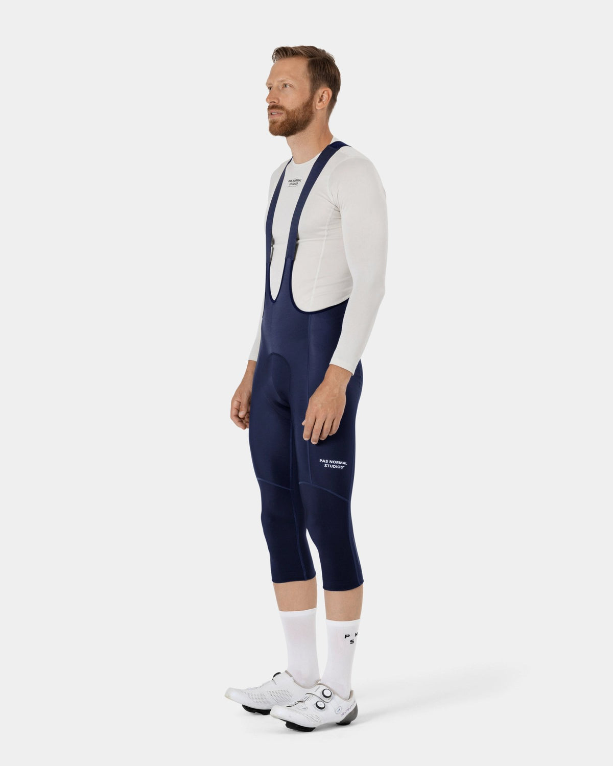 Culotte 3/4 Pas Normal Studios Essential Thermal en Navy, llevado por el modelo, vista frontal #Color_Navy