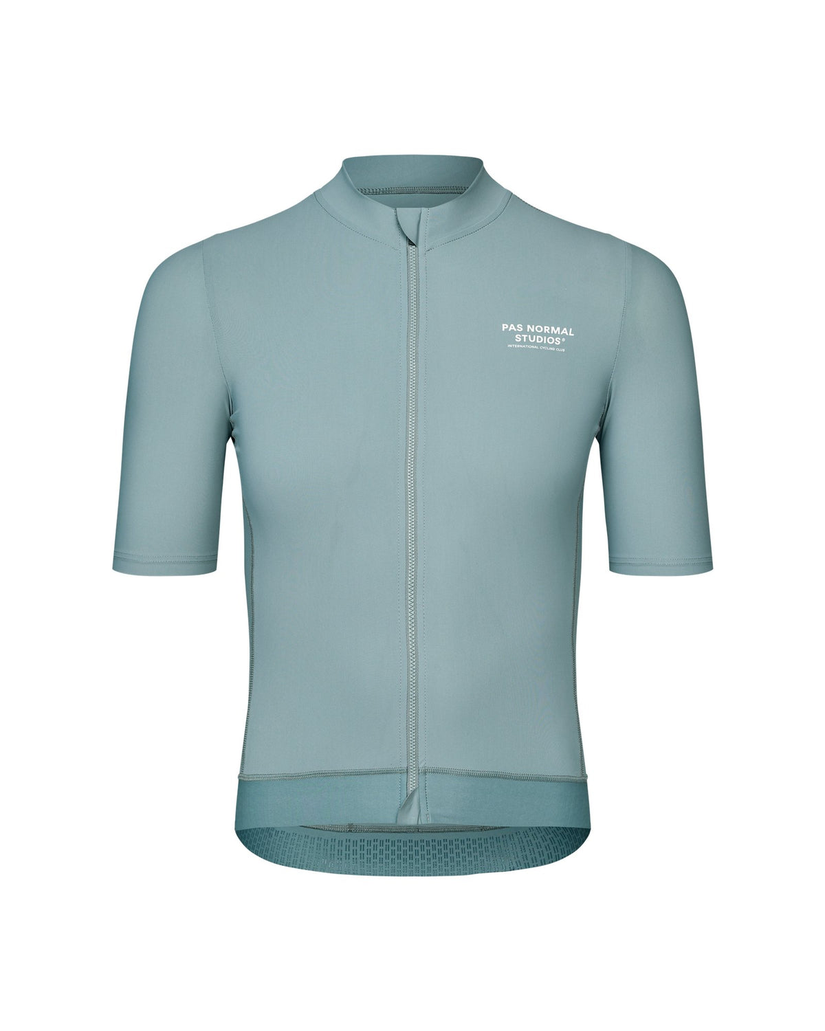 Maillot Corto Pas Normal Studios Essential en Calcite Blue, producto plano sobre fondo #Color_Calcite Blue