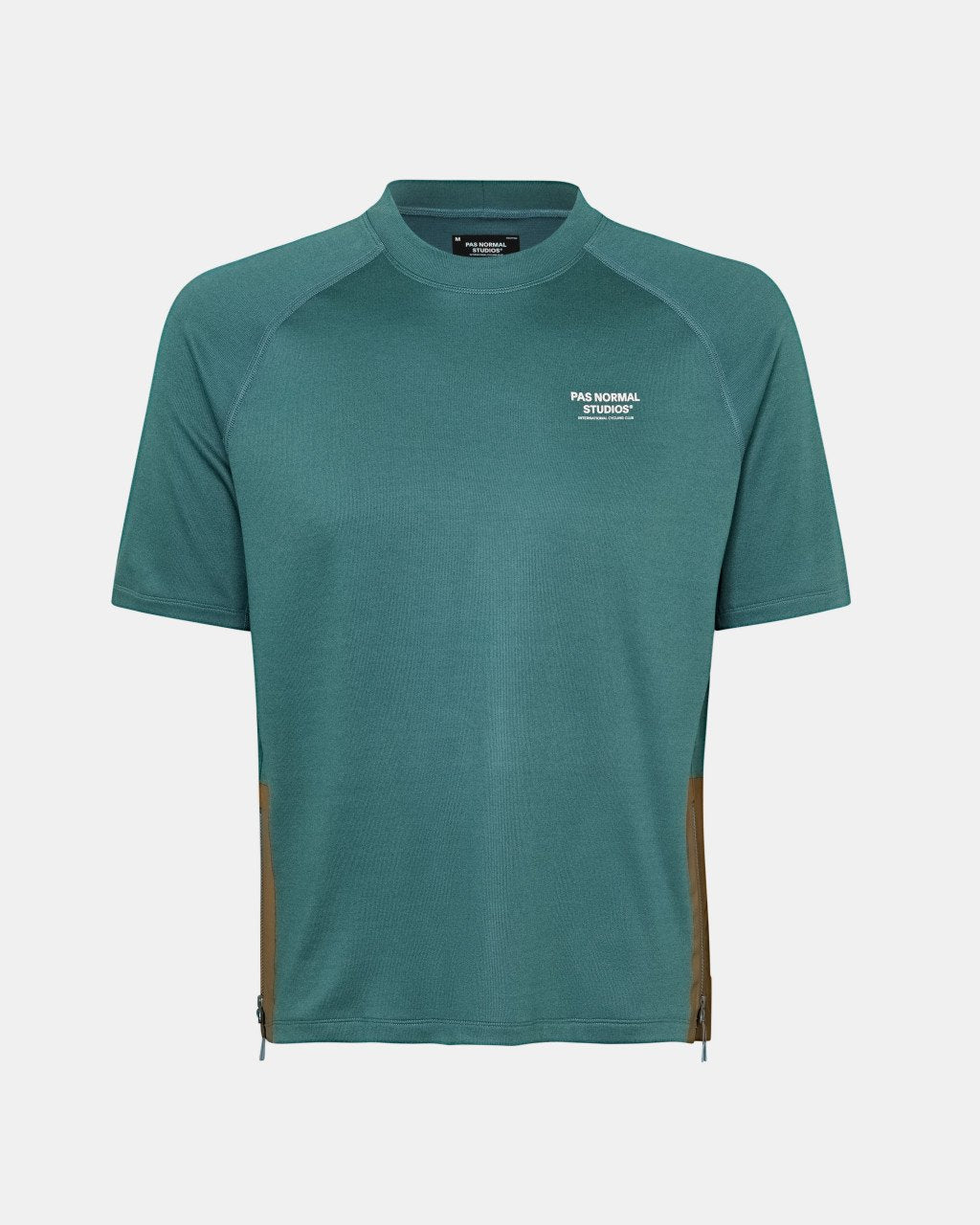 Camiseta Técnica Corta Pas Normal Studios Escapism en Dusty Teal, producto plano sobre fondo #Color_Dusty Teal