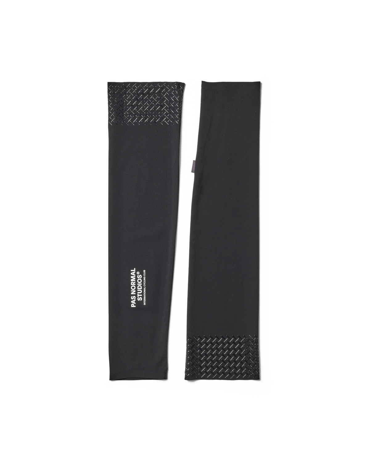 Logo Arm UV Protector Black en vista plana #Color_Black
