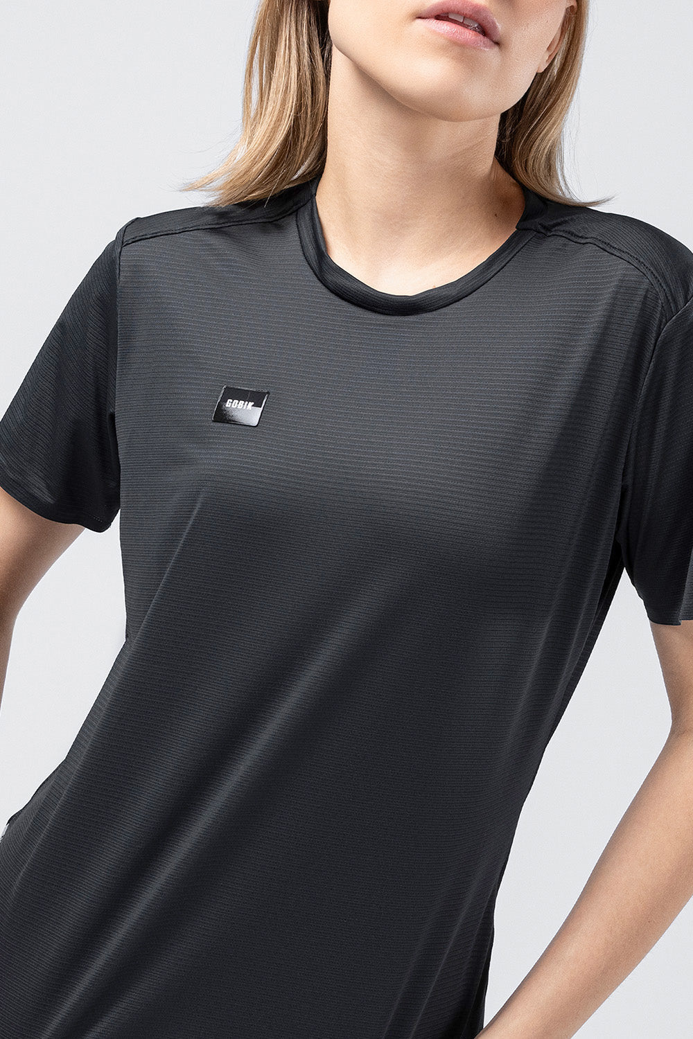 Camiseta Mujer Gobik Tech Solid, Magnet, foto 2 #Color_Negro