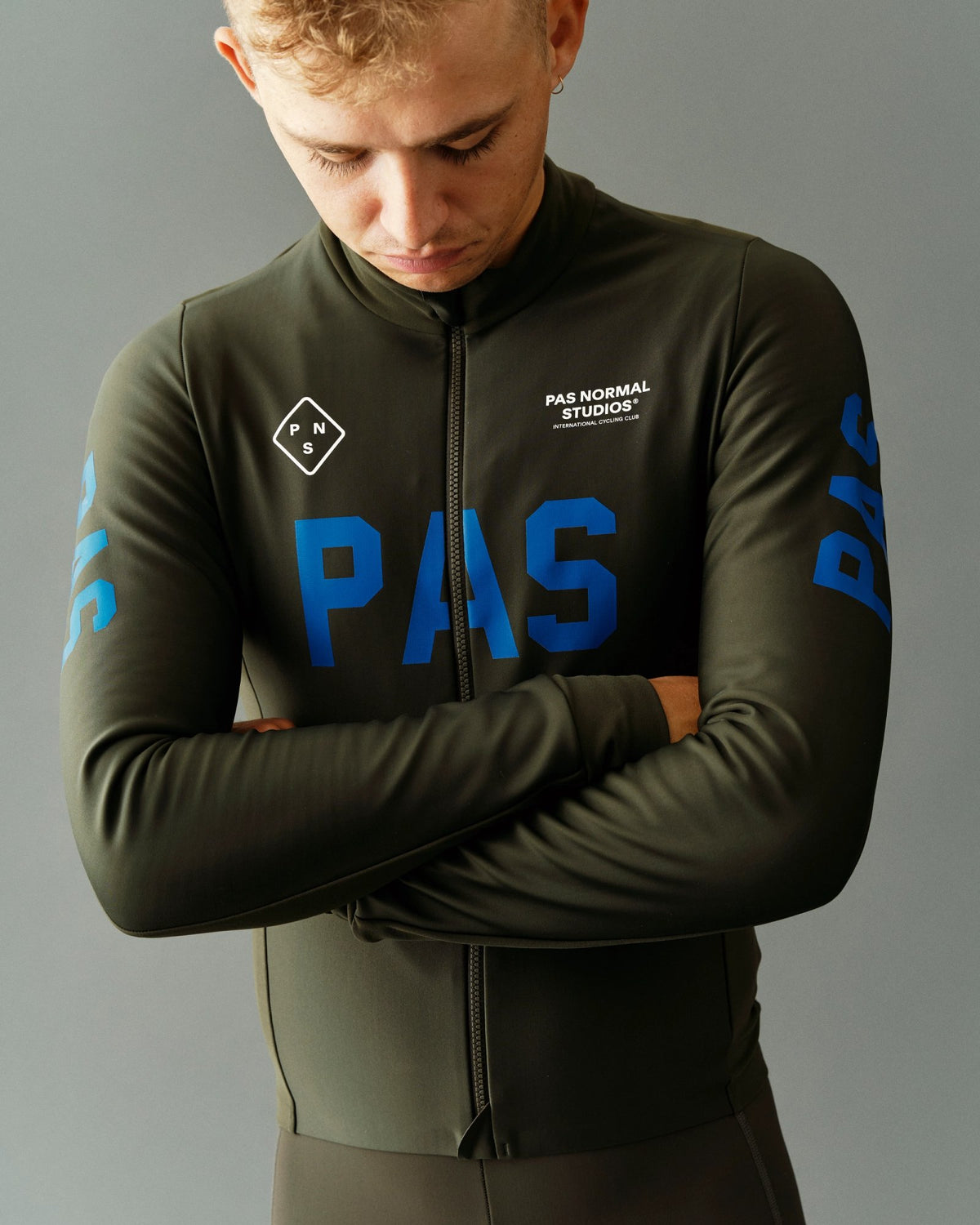 Maillot largo térmico Pas Normal Studios PAS Mechanism Thermal en Dark Olive, detalle del tejido #Color_Dark Olive