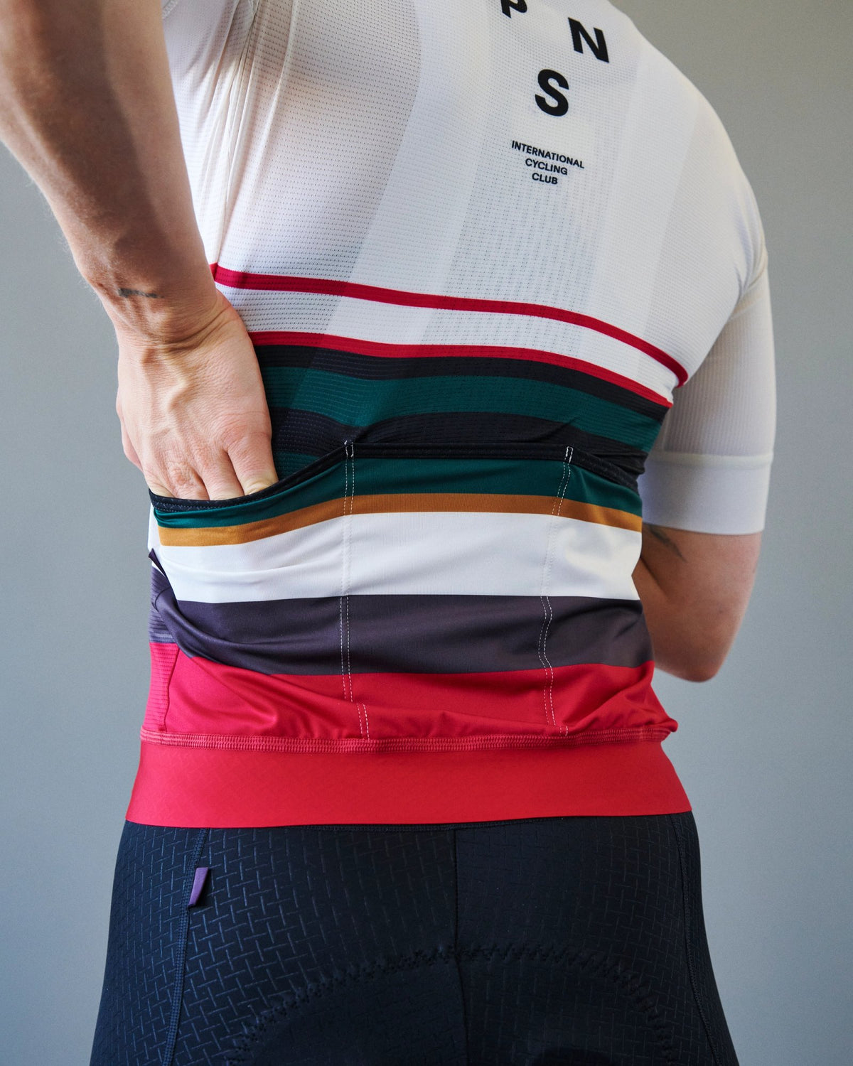 Maillot Corto Mujer Pas Normal Studios Mechanism Late Drop en Off White, detalle de la banda inferior #Color_Off White