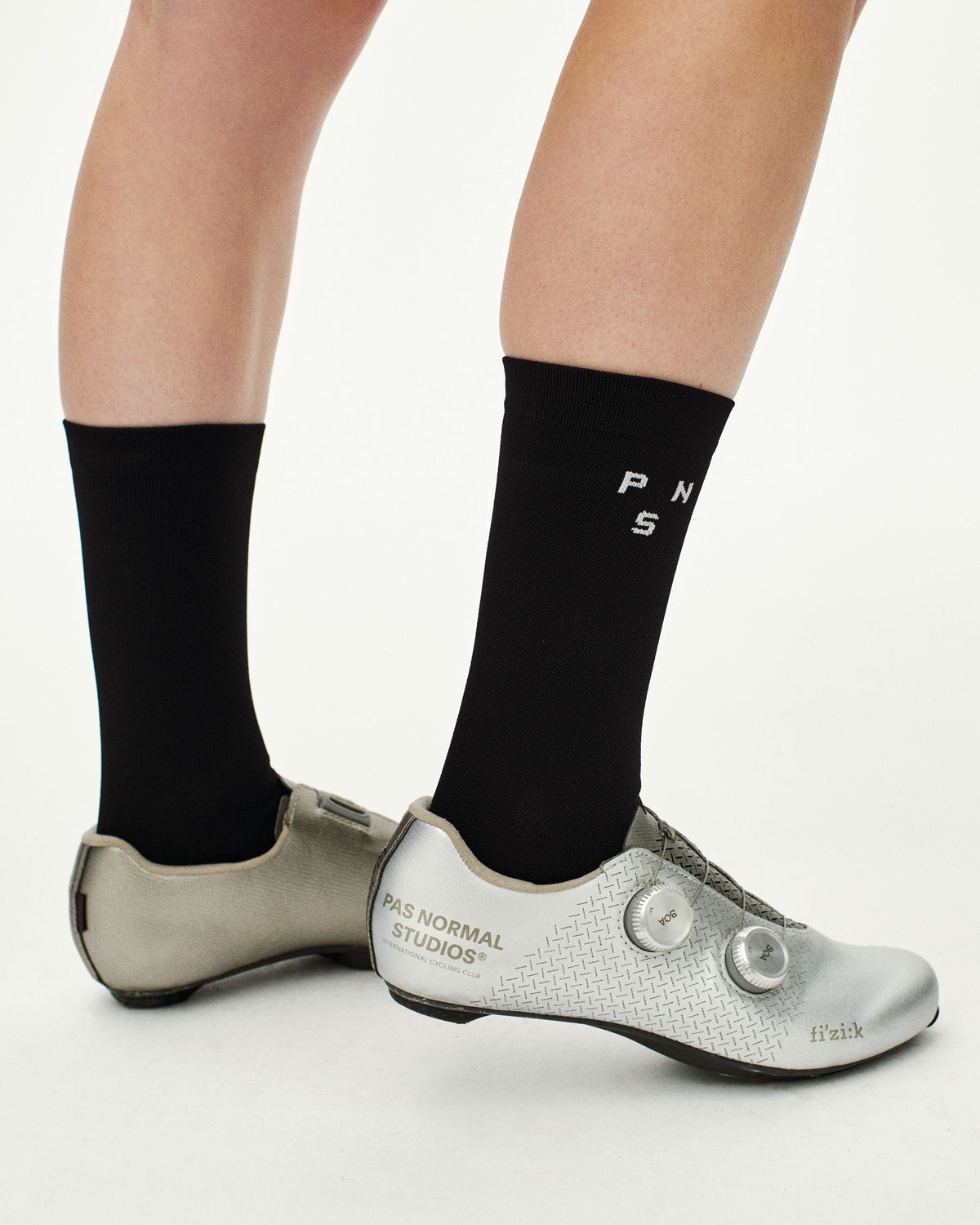 Race Socks Black en uso #Color_Black