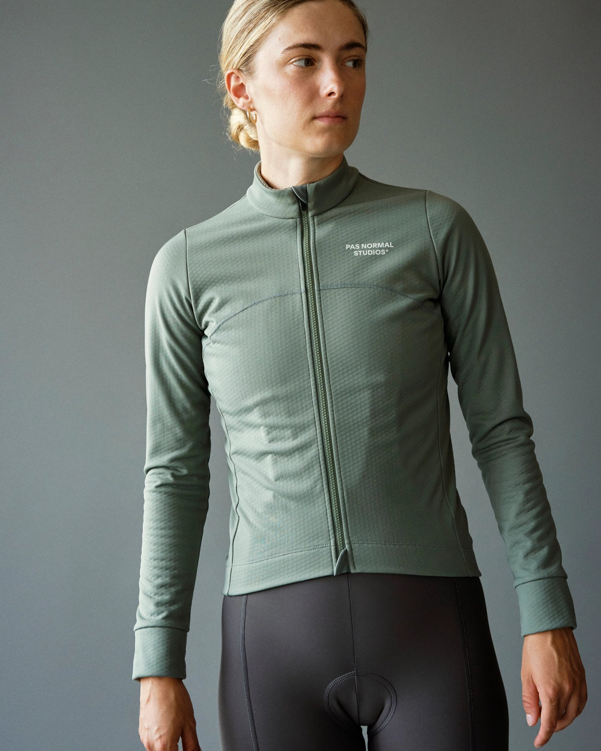 Maillot largo mujer Pas Normal Studios Essential Thermal en Dark Celeste, foto de modelo frontal #Color_Dark Celeste