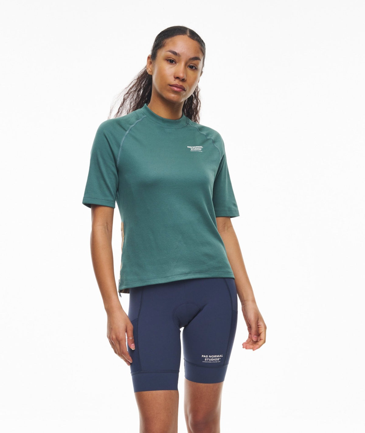 Camiseta técnica corta de mujer Pas Normal Studios Escapism en Dusty Teal, sobre la ciclista #Color_Dusty Teal
