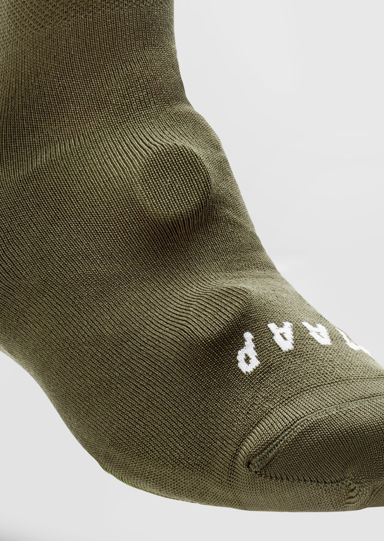 Cubrezapatillas MAAP Knitted Oversock en Olive, vista alternativa #Color_Olive