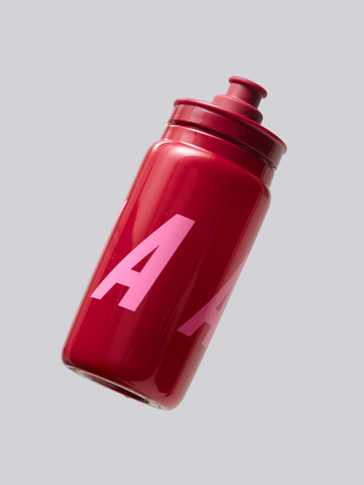 Bidón MAAP Bottle en Amaranth, vista frontal con el logotipo #Color_Amaranth