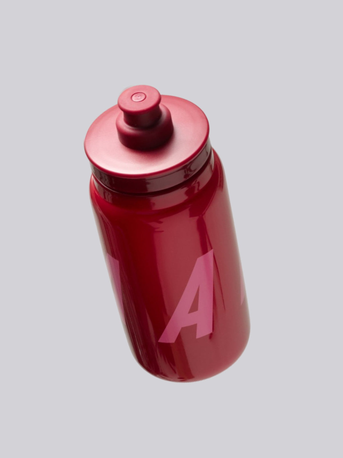 Bidón MAAP Bottle en Amaranth, detalle del tapón #Color_Amaranth