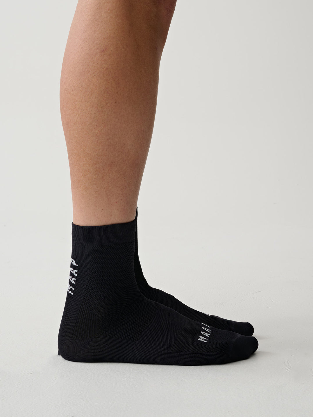Calcetines Maap Division Mono Sock Short Negro frontal #Color_Negro