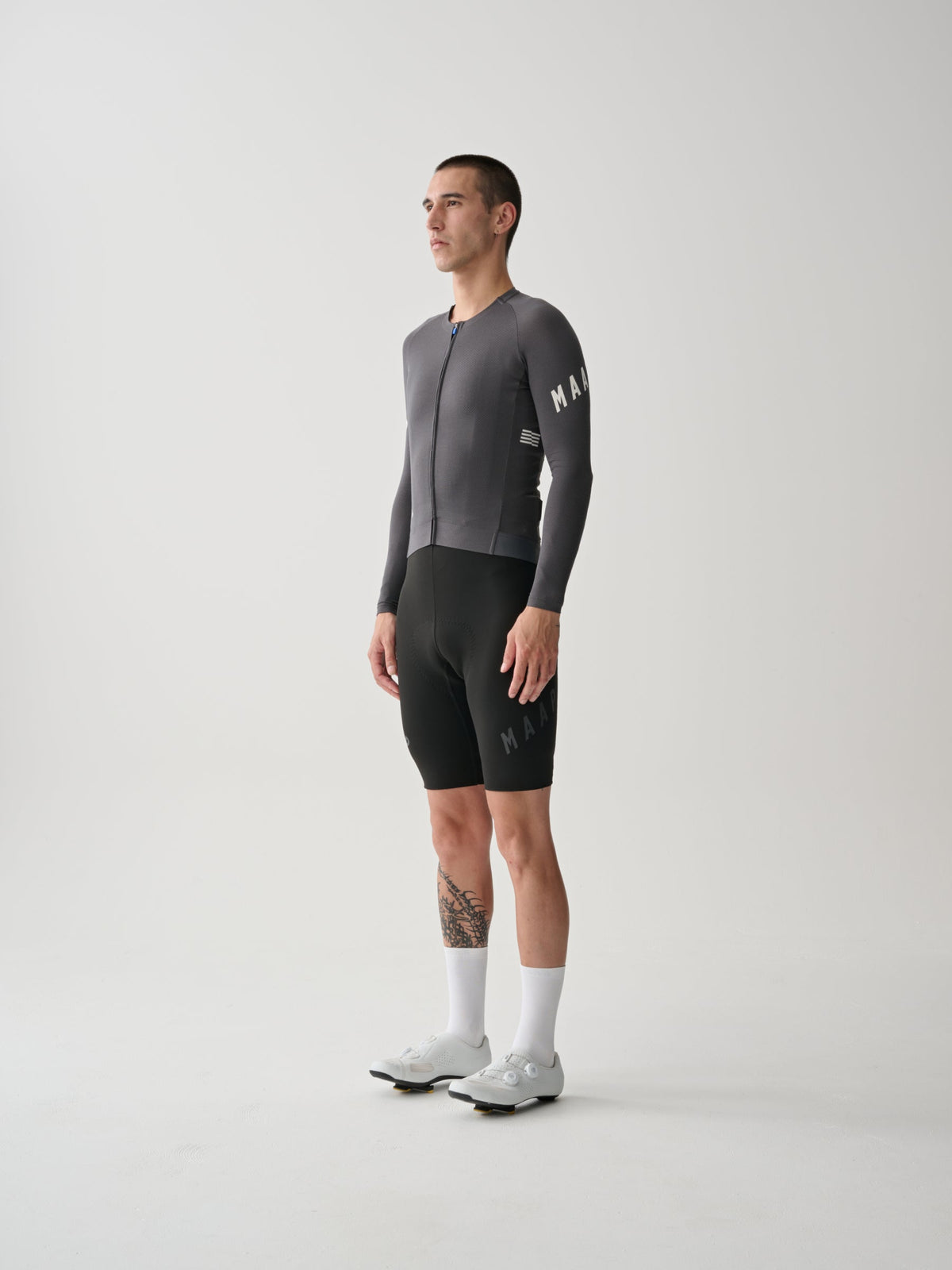 Culotte Corto Maap Aeon Bib Short en Black/Black, puesta, imagen 1 #Color_Black/Black