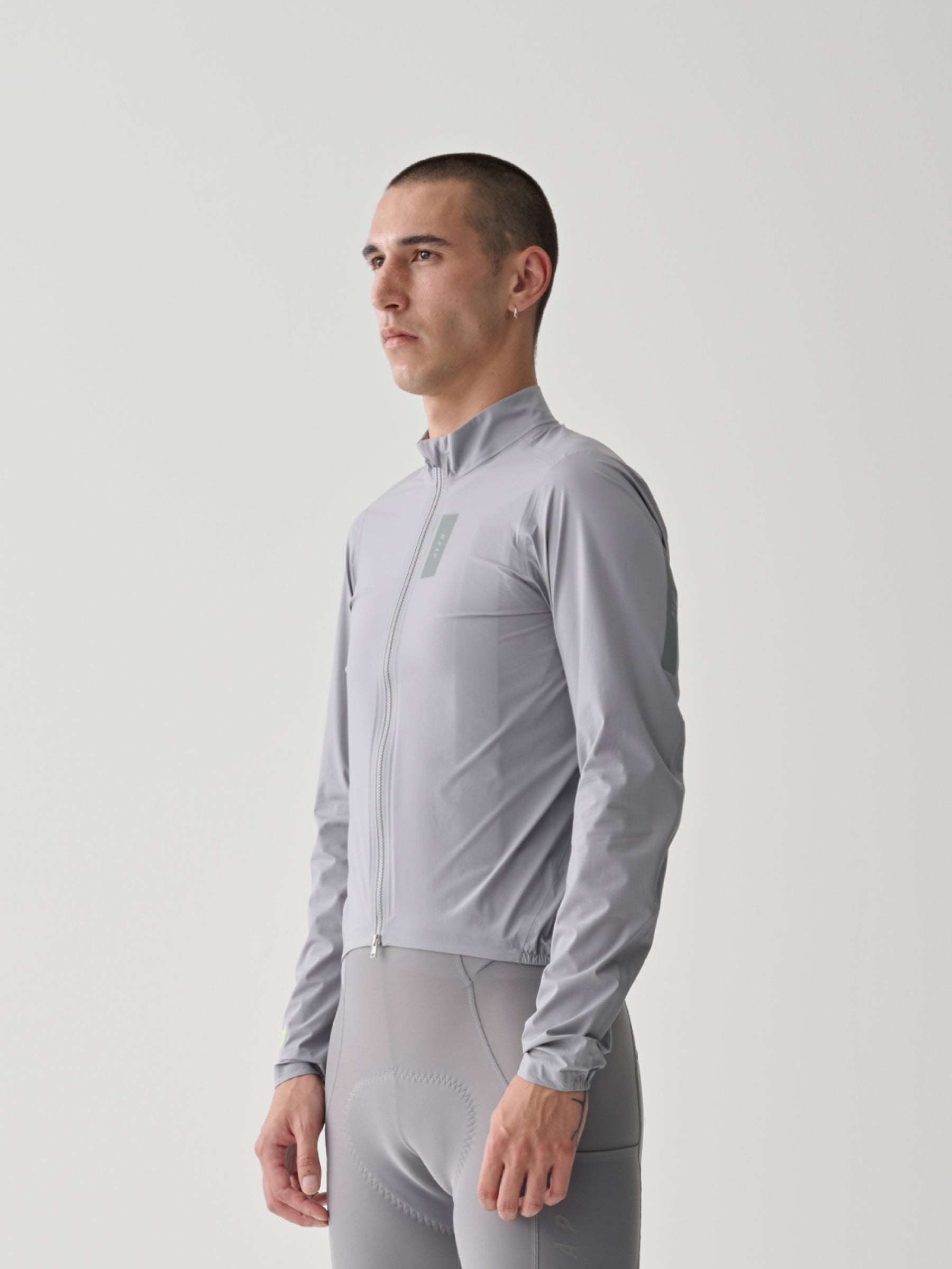 Chaqueta MAAP Atmos Jacket en Alloy, imagen principal #Color_Alloy