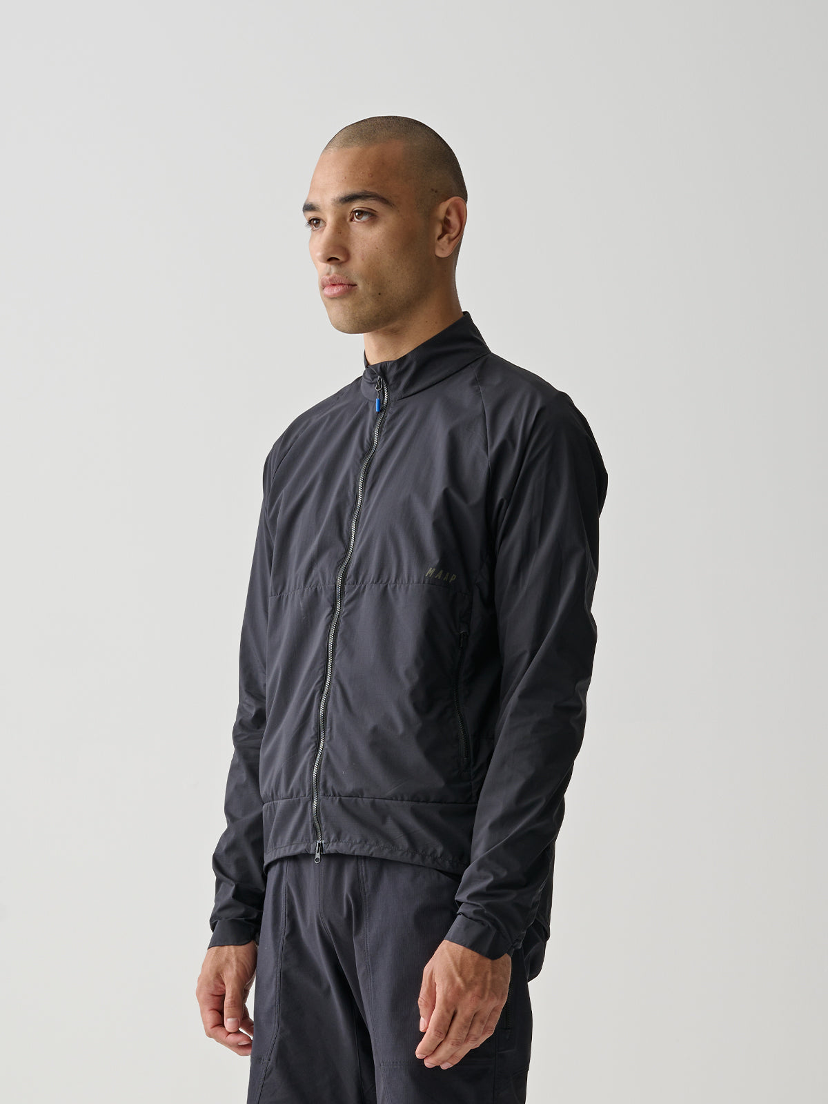 Cortavientos MAAP Alt Road Wind Jacket en Black, imagen principal #Color_Black