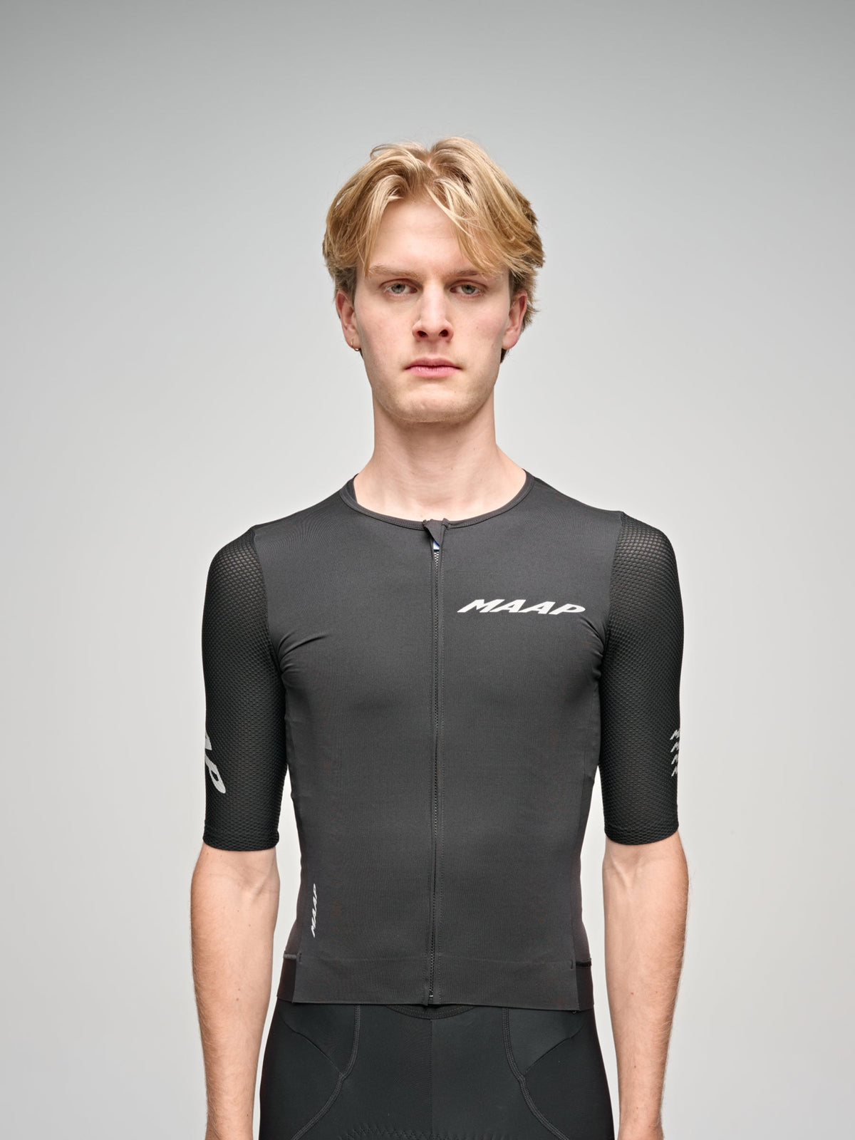 Maillot MAAP Emerge Black producto frontal #Color_Negro