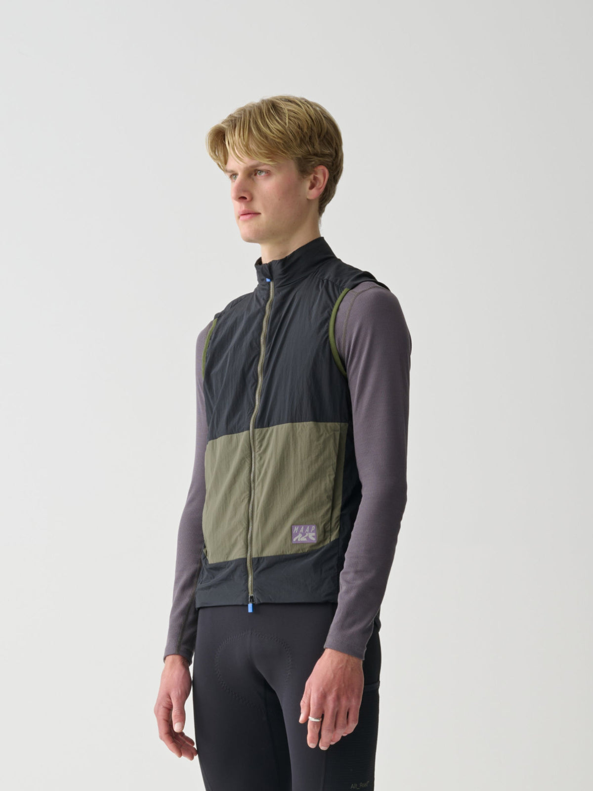 Chaleco MAAP Alt Road Insulated Vest en Black, imagen principal #Color_Black