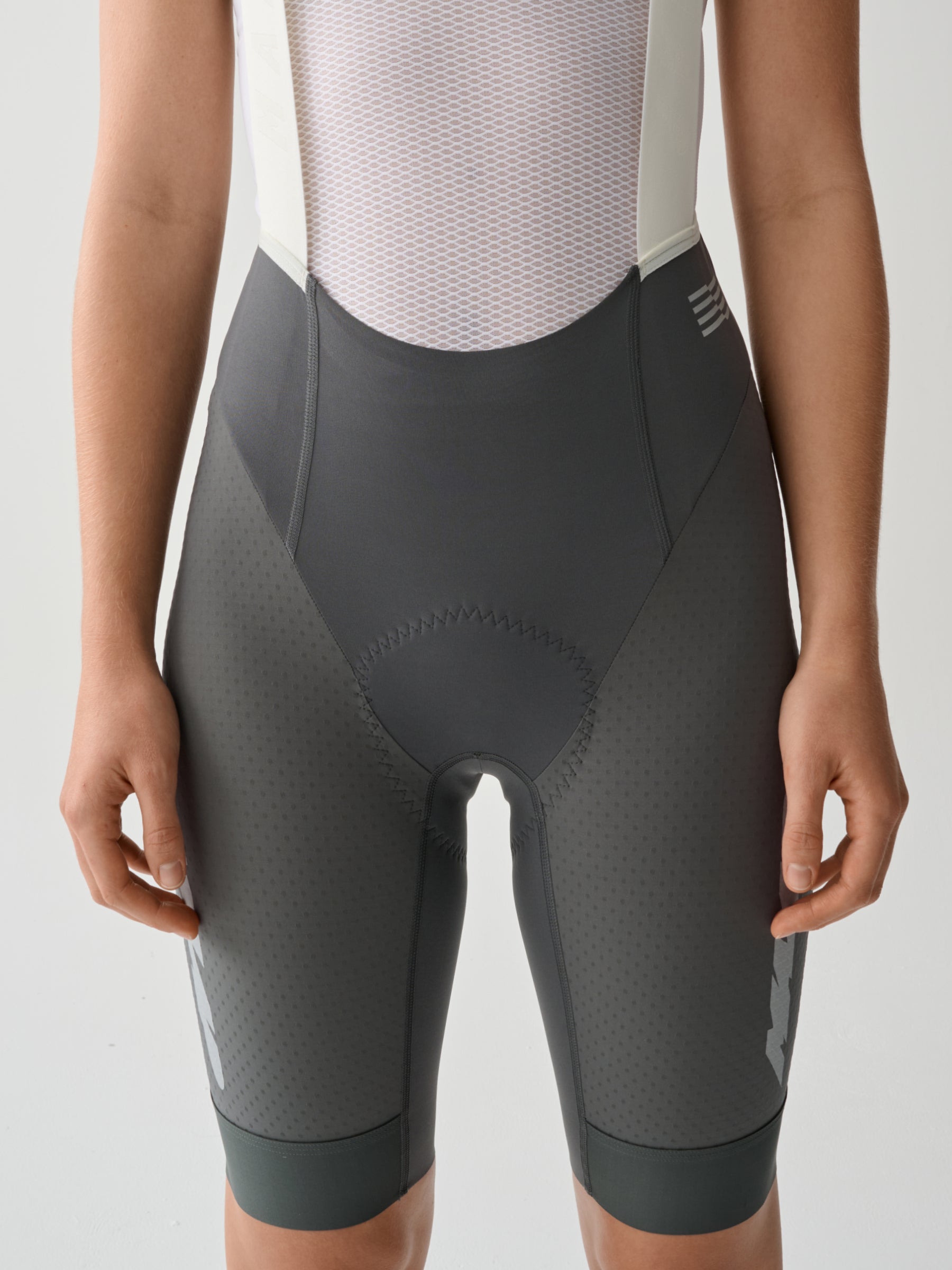 Culotte corto de mujer MAAP Eclipse Pro Bib 2.0 en Dark Shadow, vista alternativa #Color_Dark Shadow
