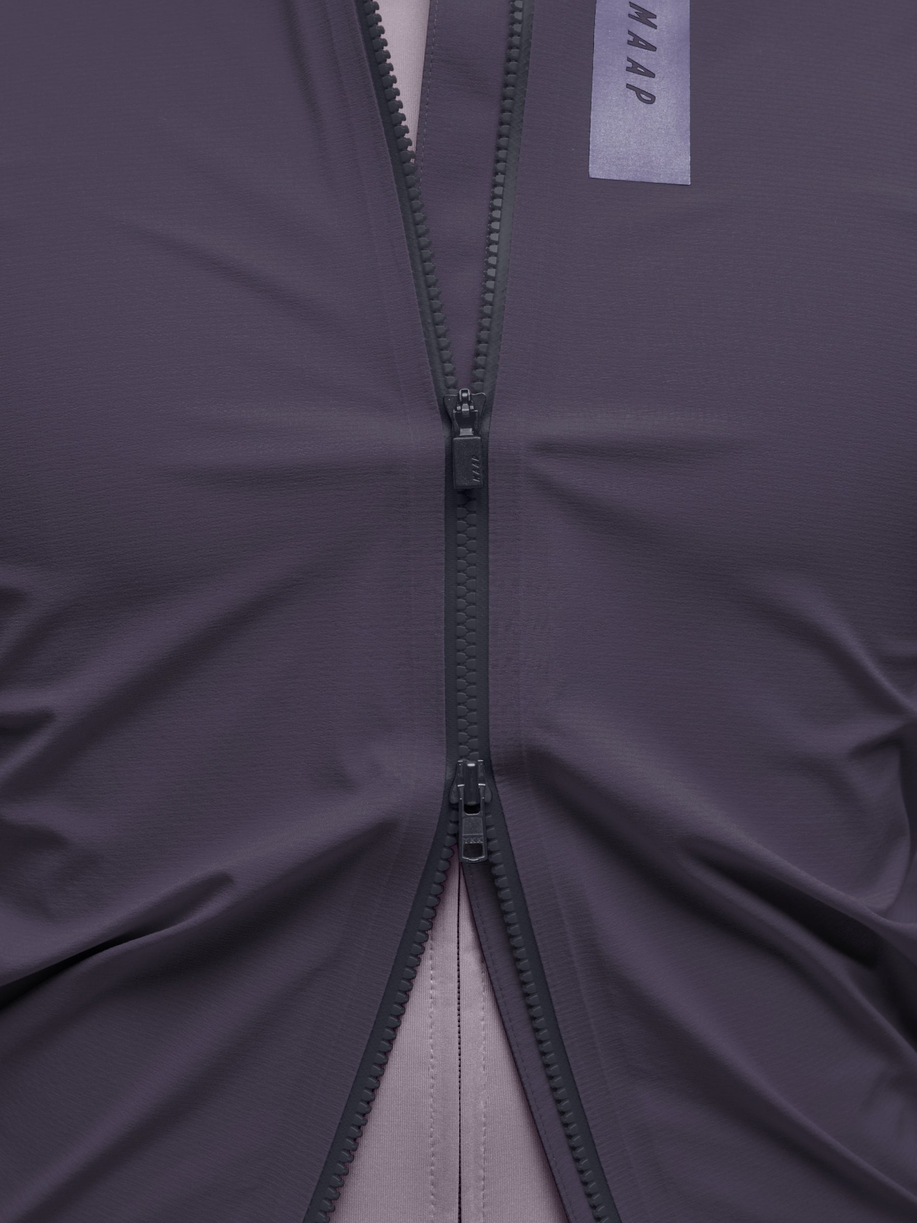 Chaqueta de mujer MAAP Pro Atmos Jacket en Deep Navy, imagen principal #Color_Deep Navy
