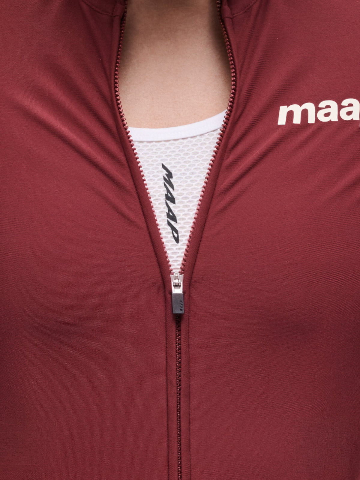 Maillot Largo Mujer Maap Training Thermal LS Jersey 2.0 en Pomegranate, modelo, vista 5 #Color_Pomegranate