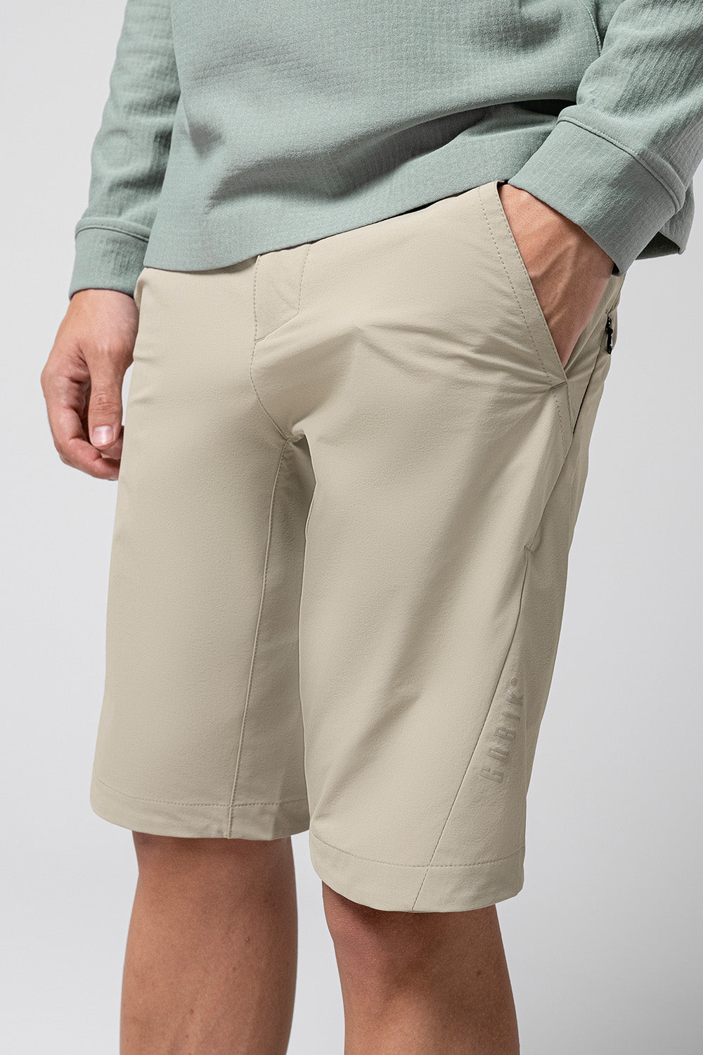 Pantalón Corto Gobik Commuter, Abbey, foto 2 #Color_Beige