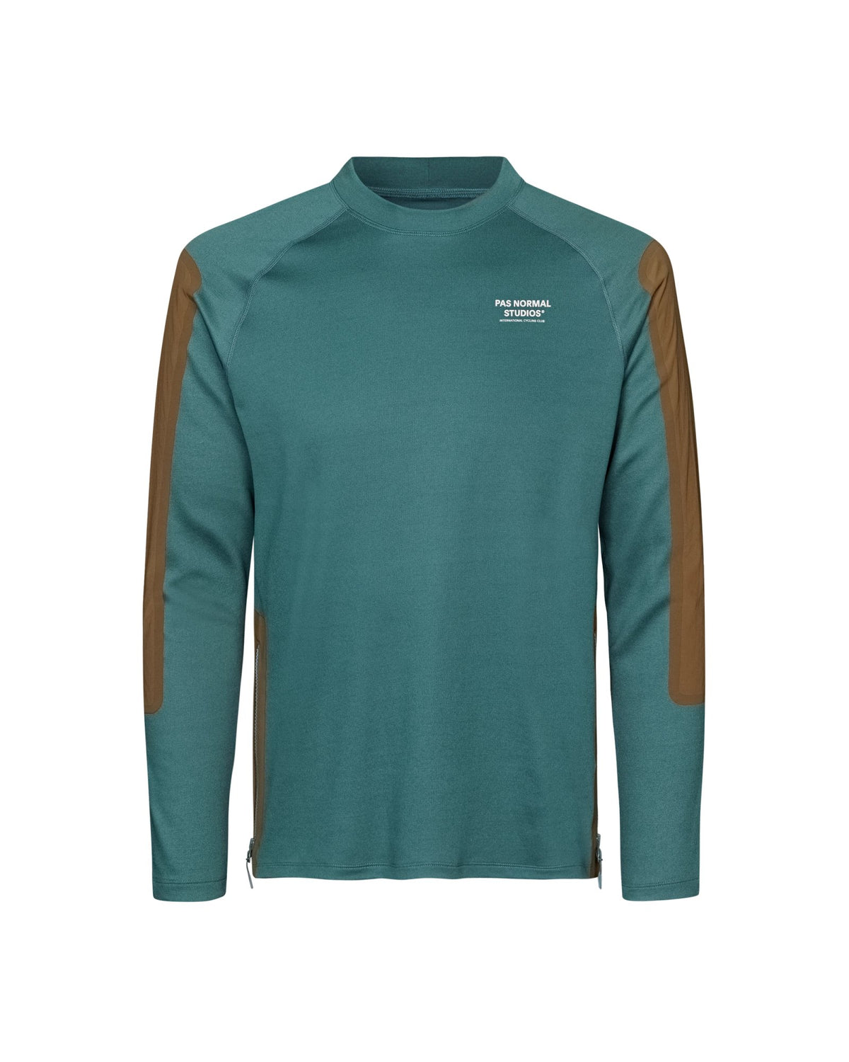 Camiseta Técnica Larga Pas Normal Studios Escapism en Dusty Teal, producto plano sobre fondo #Color_Dusty Teal