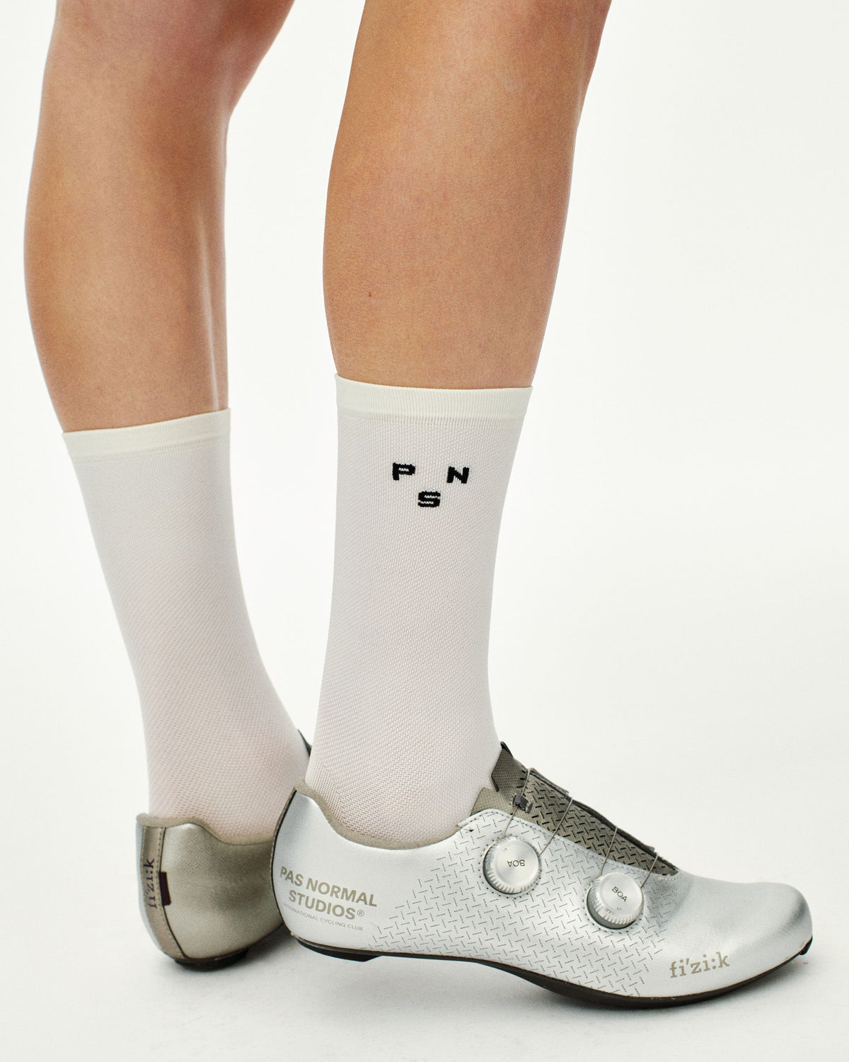 Lightweight Socks Off White en uso #Color_Off White