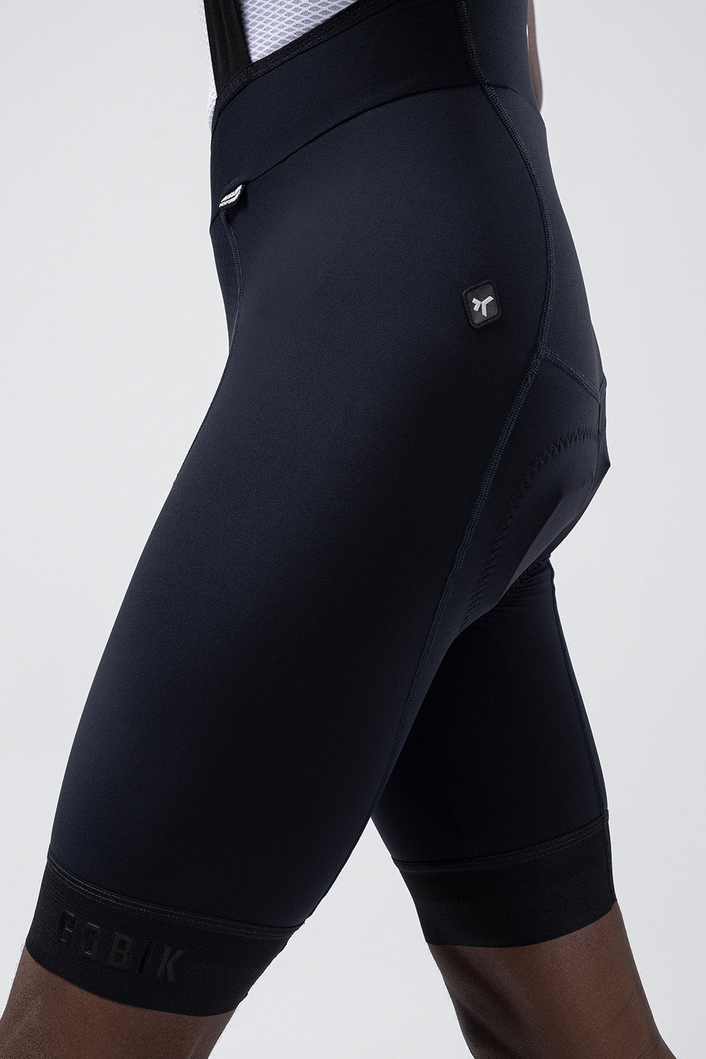 Culotte Corto Gobik Absolute 7.0 en Ultrablue, vista lateral de la prenda #Color_Ultrablue