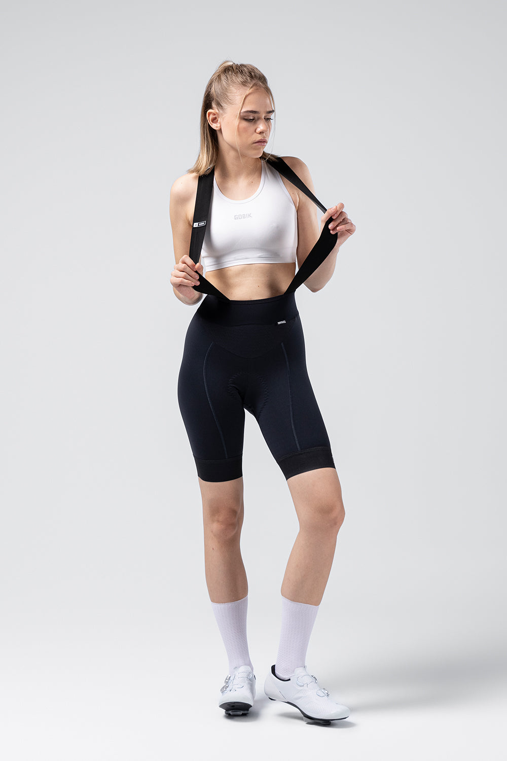 Culotte Corto Mujer Gobik Absolute 7.0 en Ultrablue, vista frontal sobre modelo #Color_Ultrablue