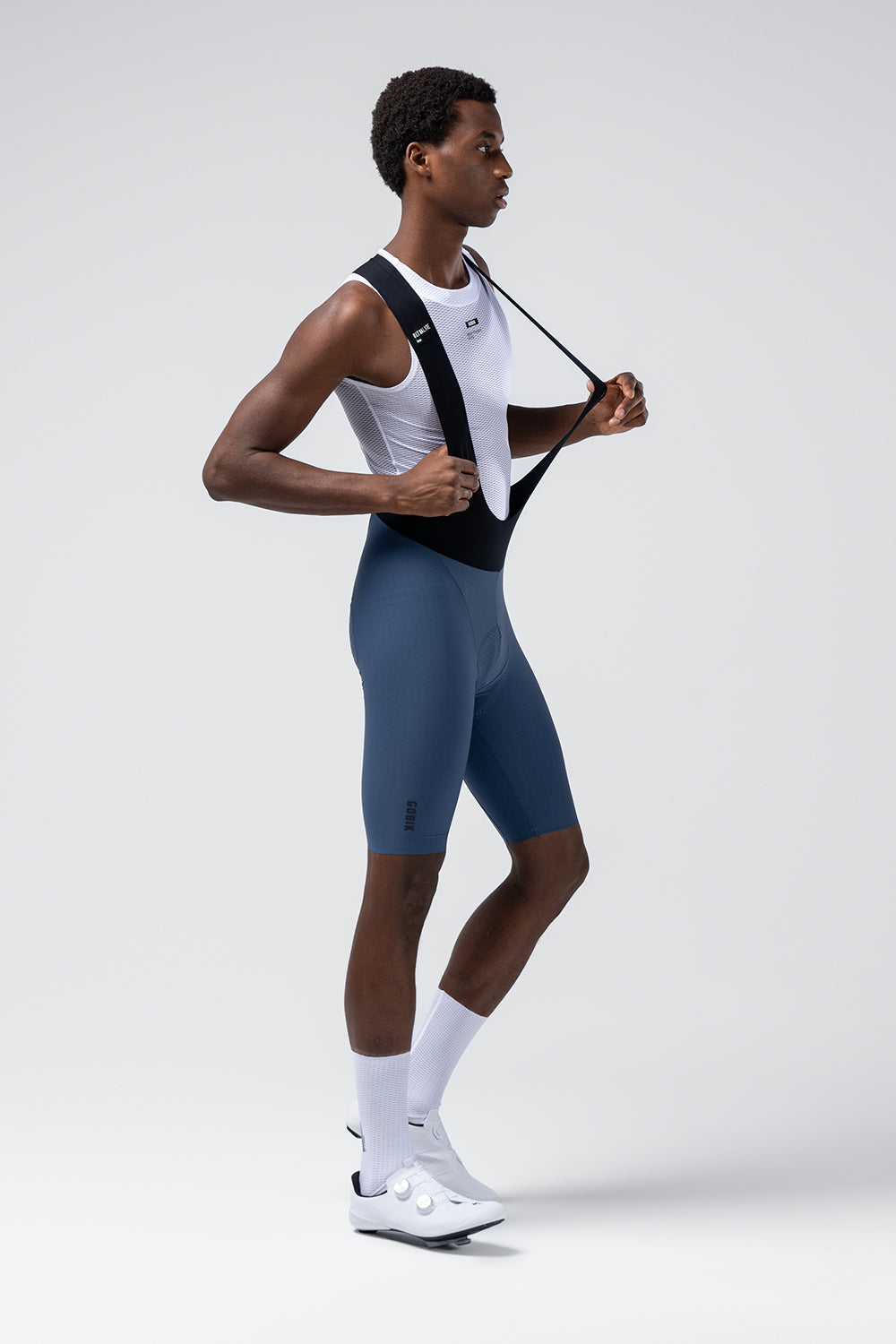 Culotte Corto Gobik Ultralite 2.0 en Stellar, vista frontal de cuerpo entero sobre modelo #Color_Stellar