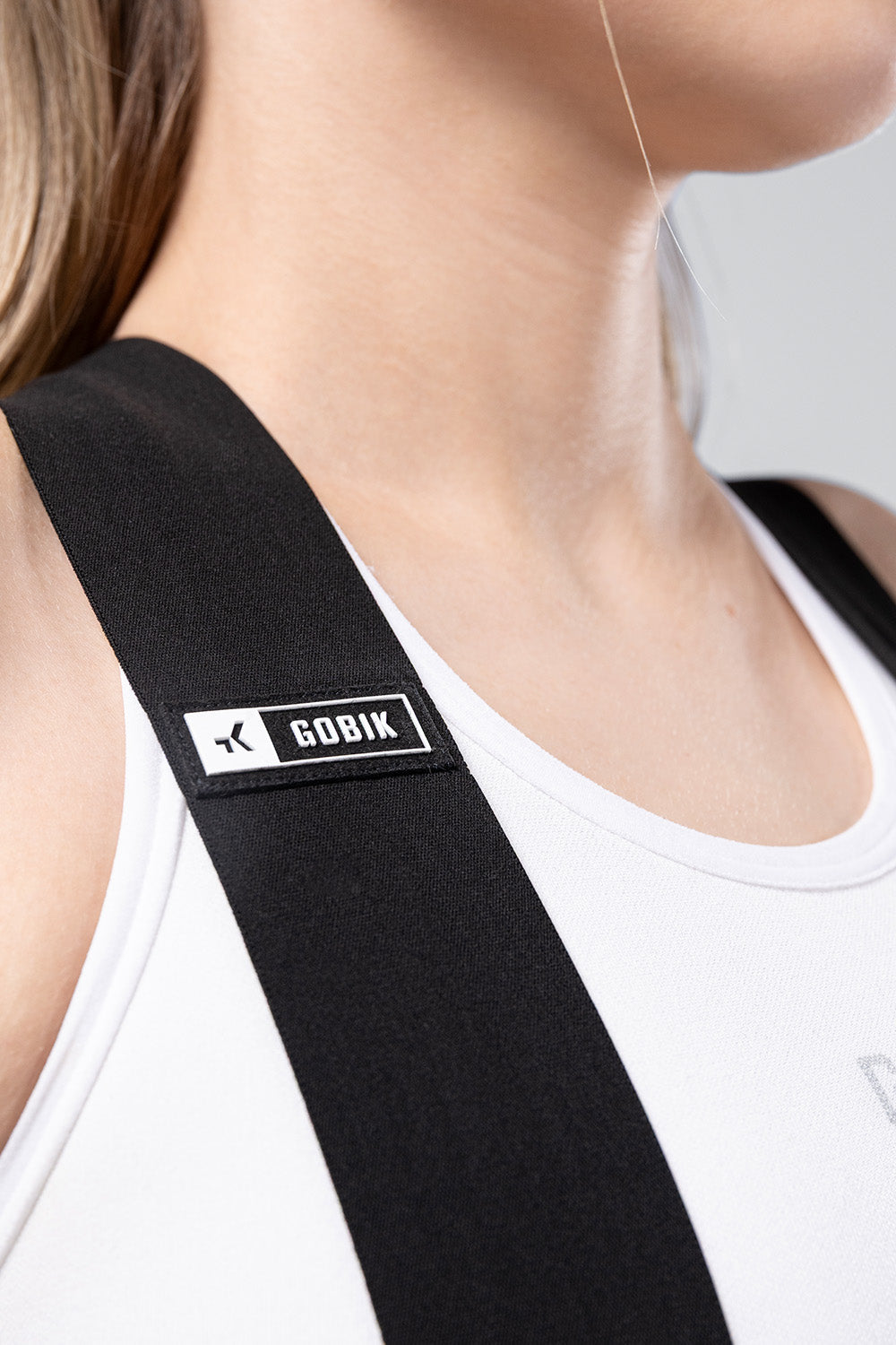 Culotte Corto Mujer Gobik X en Liberty, detalle de la cinta del tirante en el hombro #Color_Liberty