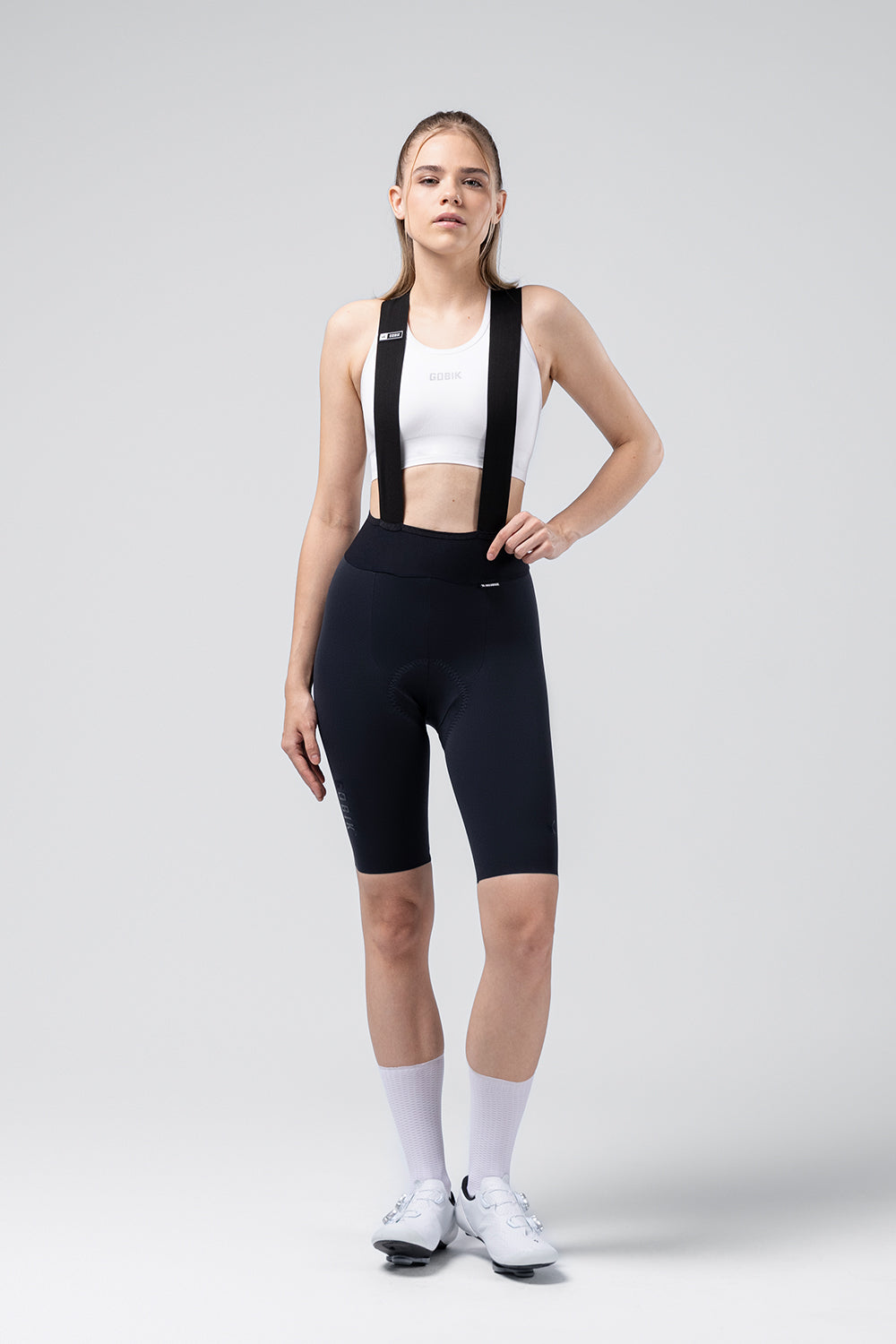 Culotte Corto Mujer Gobik X en Ultrablue, vista frontal sobre modelo #Color_Ultrablue
