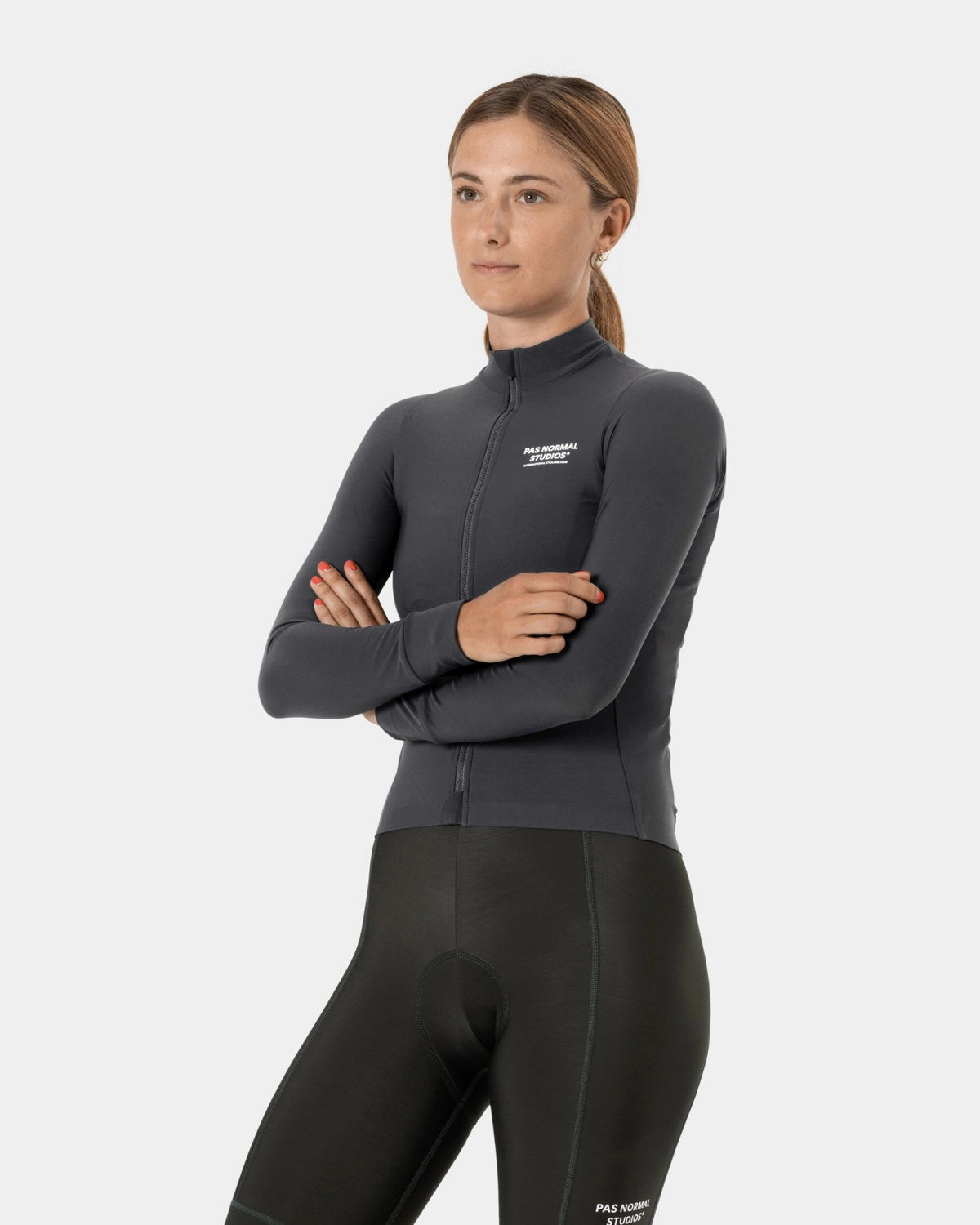 Maillot Largo Mujer Pas Normal Studios Mechanism en Black Pearl, sobre ciclista #Color_Black Pearl
