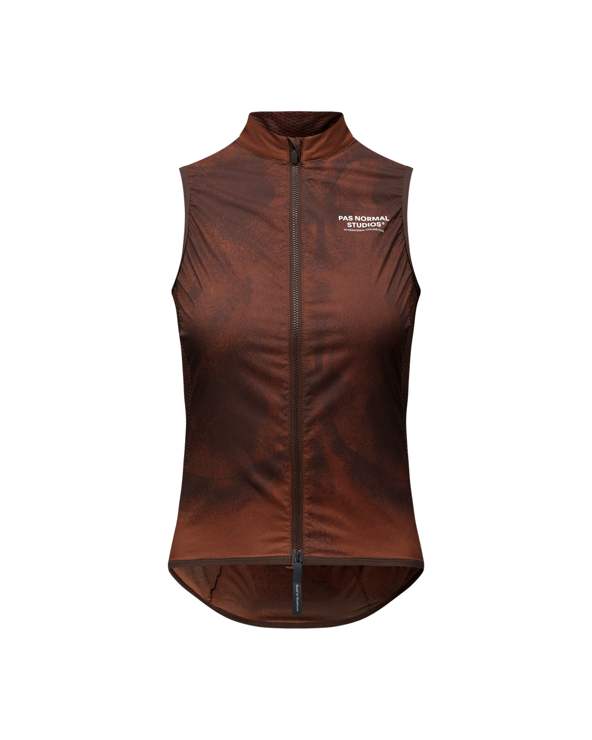Chaleco Mujer Pas Normal Studios Mechanism Stow Away, vista frontal, color AOP Light Brown #Color_AOP Light Brown