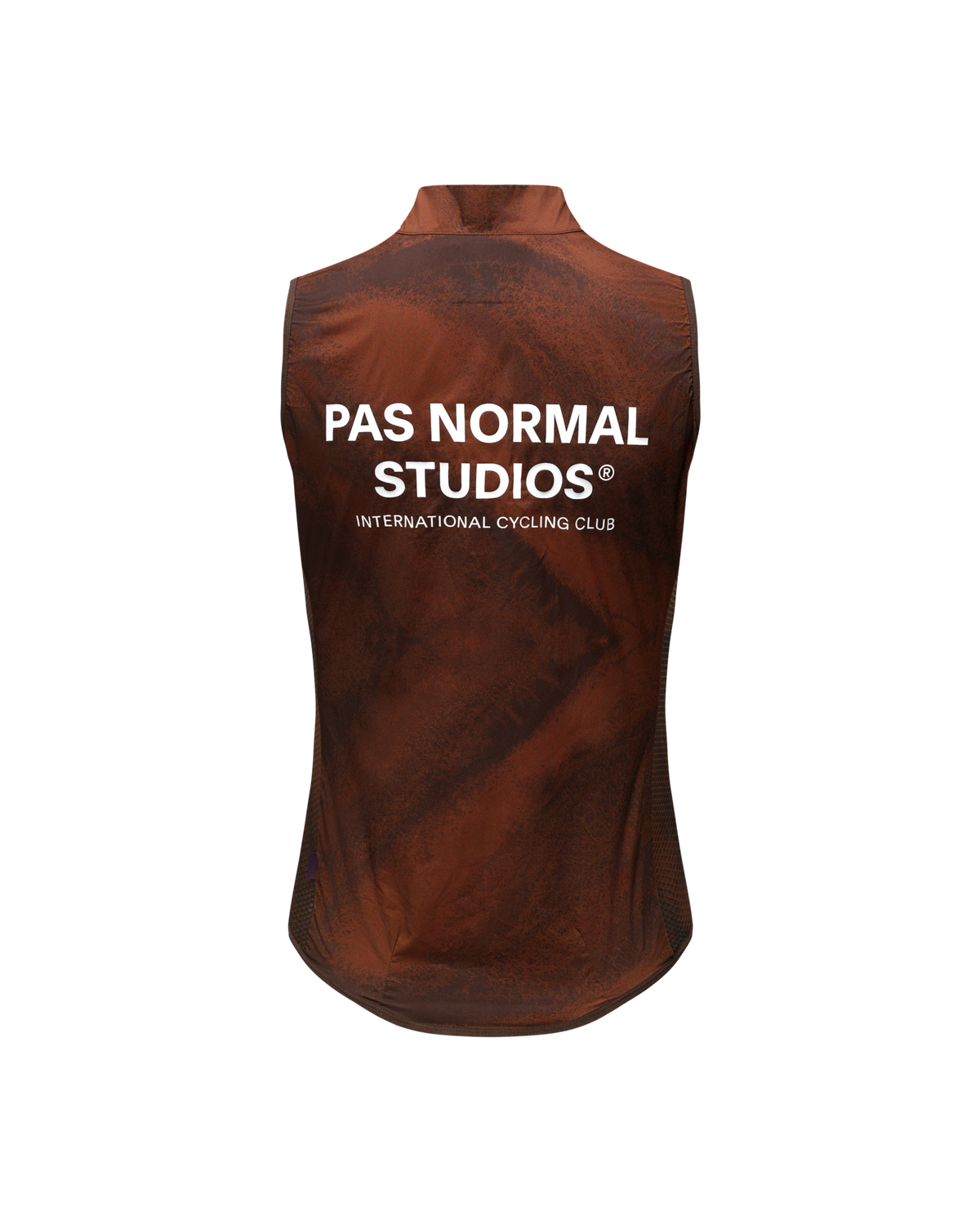 Chaleco Mujer Pas Normal Studios Mechanism Stow Away, vista trasera, color AOP Light Brown #Color_AOP Light Brown