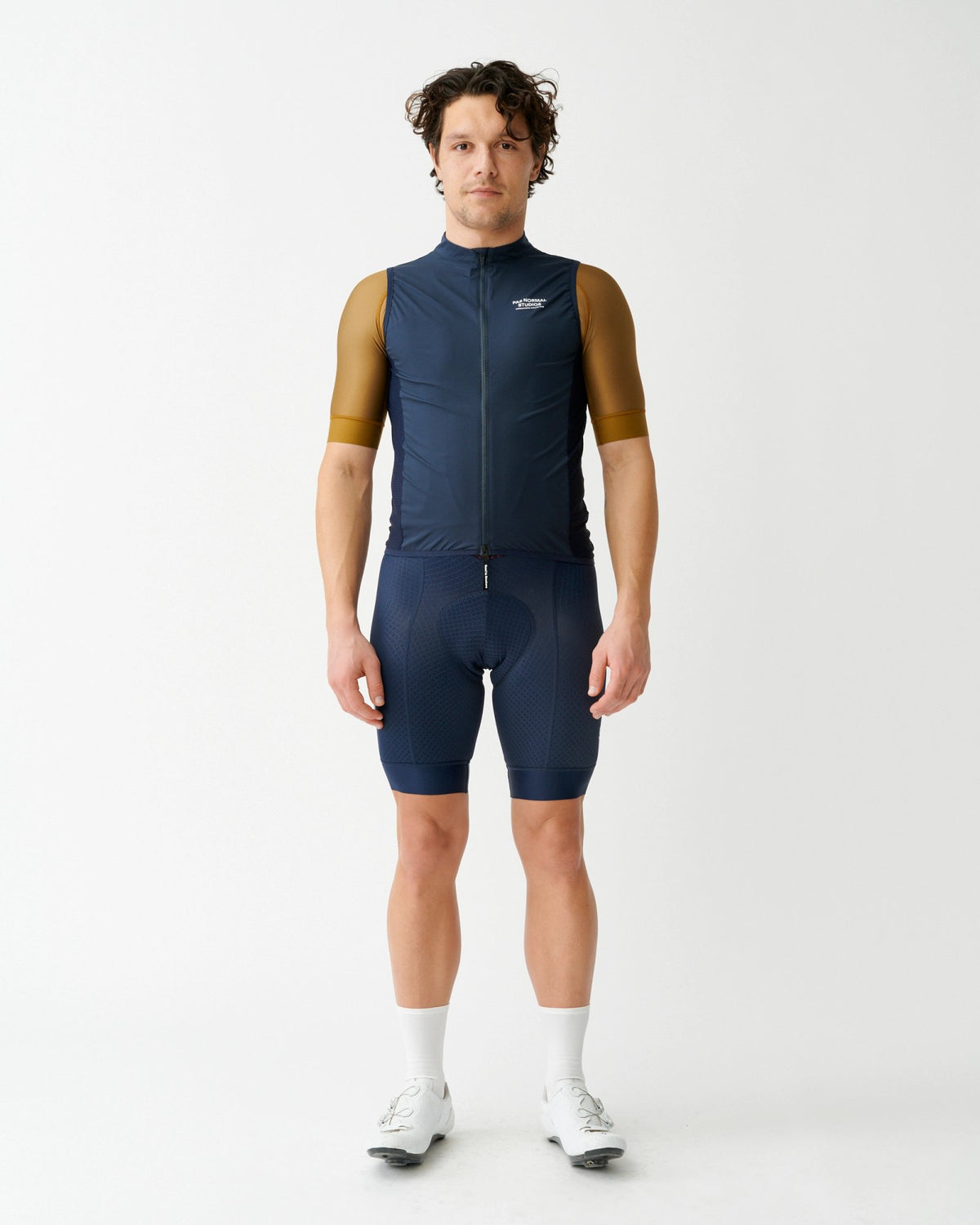 Chaleco Pas Normal Studios Mechanism Stow Away en Navy, vista trasera #Color_Navy