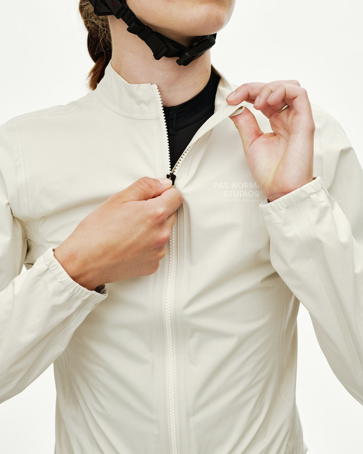 Chaqueta Mujer Pas Normal Studios Mechanism Rain, vista lateral, color Off White #Color_Off White
