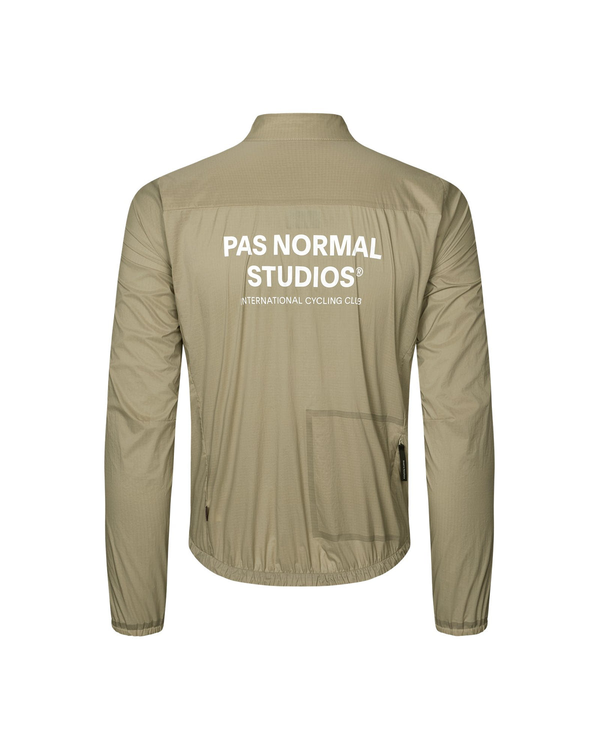 Chaqueta PNS Essential Insulated en Grey Sage, vista trasera #Color_Grey Sage