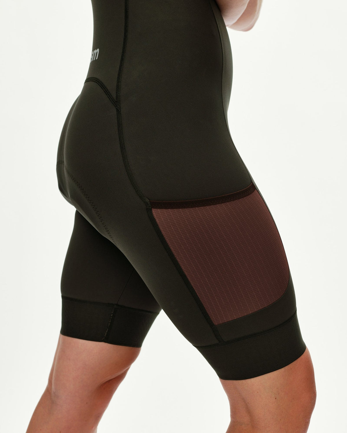 Culotte Corto Mujer PNS Escapism Cargo en Dark Olive, detalle #Color_Dark Olive