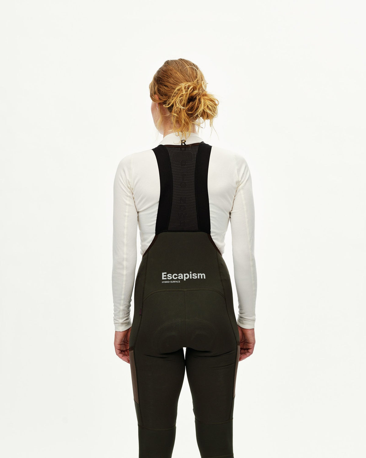 Culotte Largo Mujer PNS Escapism Cargo en Dark Olive, sobre modelo de espaldas #Color_Dark Olive