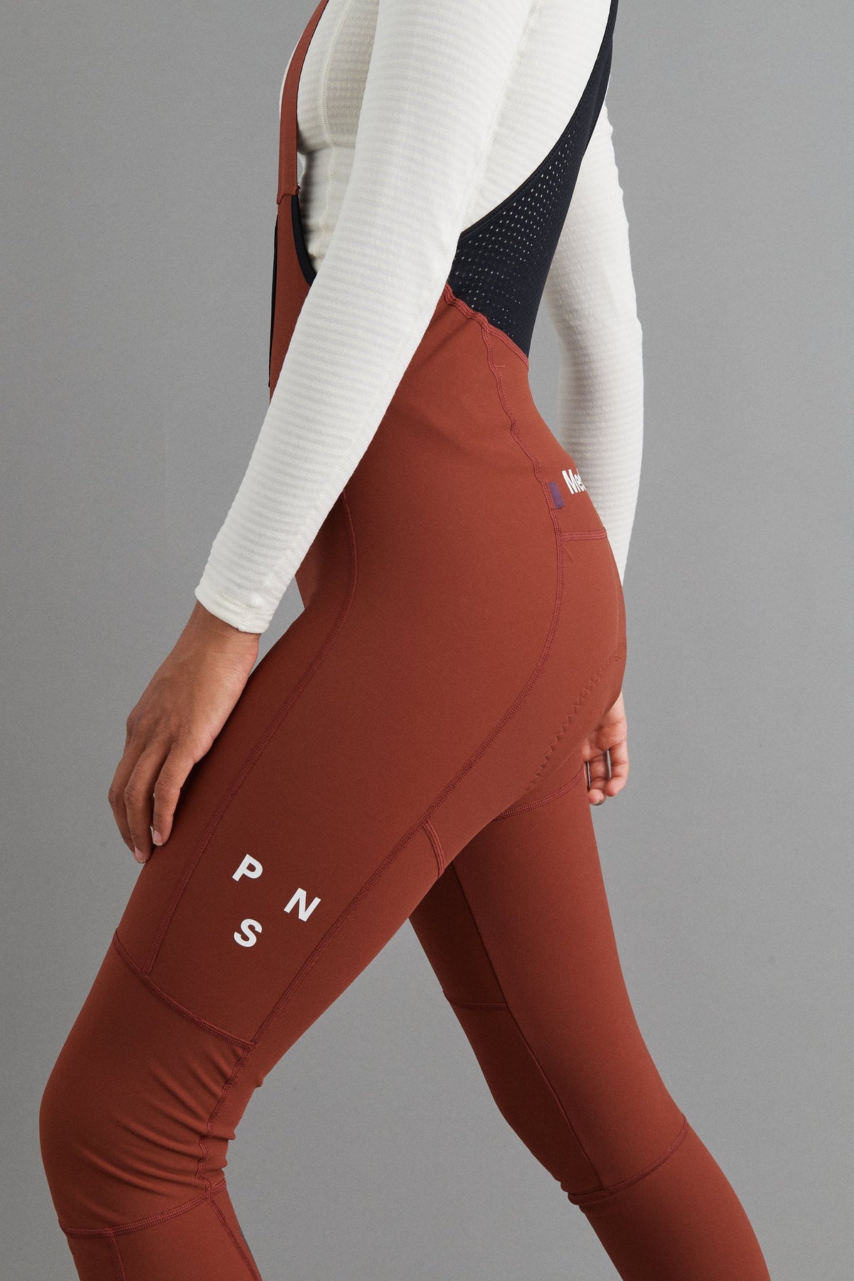 Culotte Largo Mujer PNS Mechanism Deep Winter en Mahogany, detalle de la pernera #Color_Mahogany
