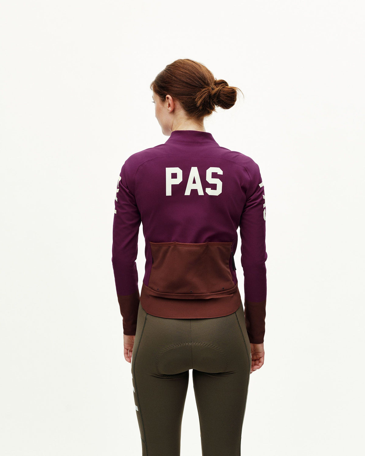 Chaqueta térmica mujer Pas Normal Studios PAS Mechanism Dark Purple puesta, vista trasera #Color_Dark Purple